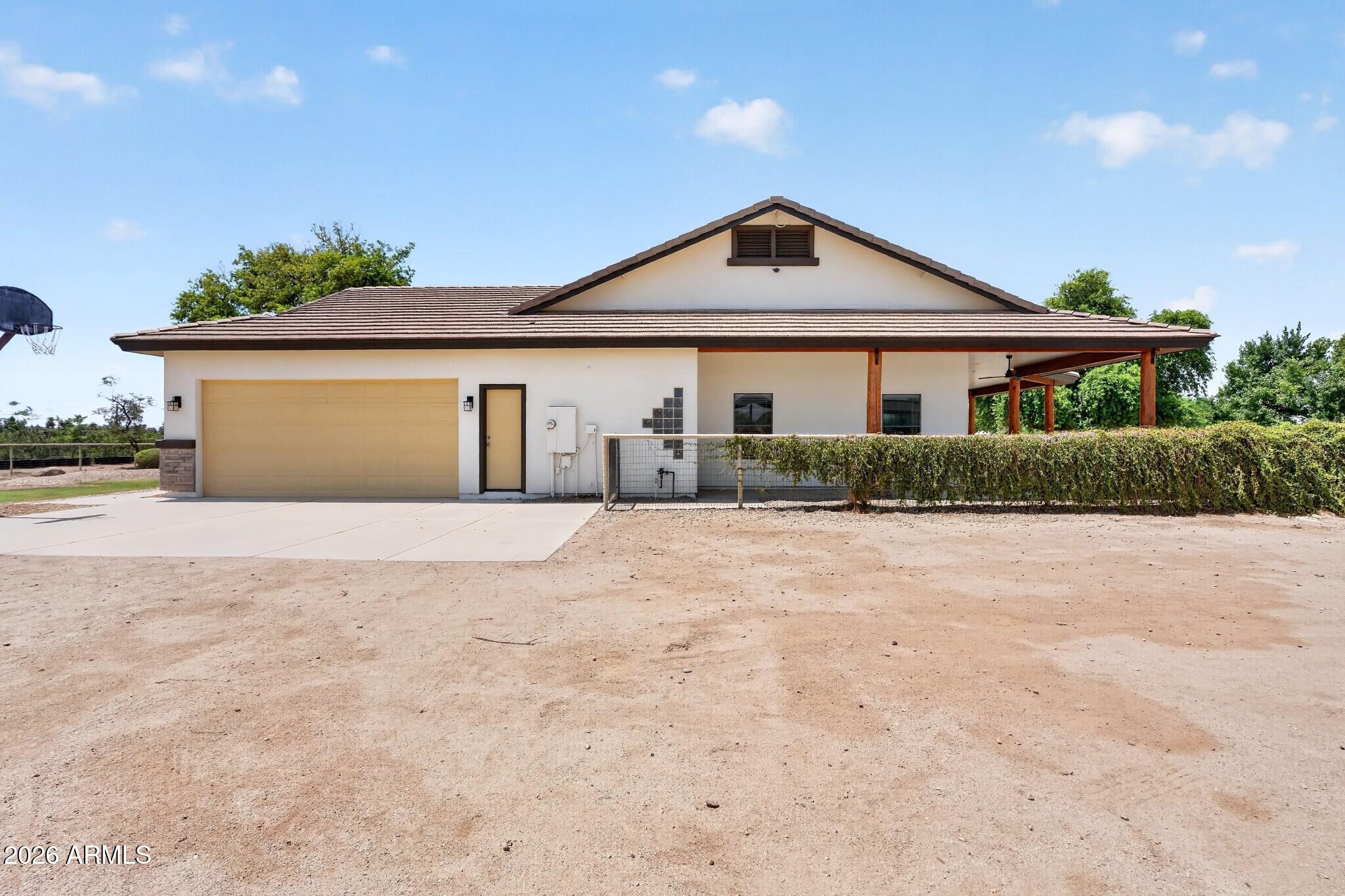 3002 E SHERRY Lane