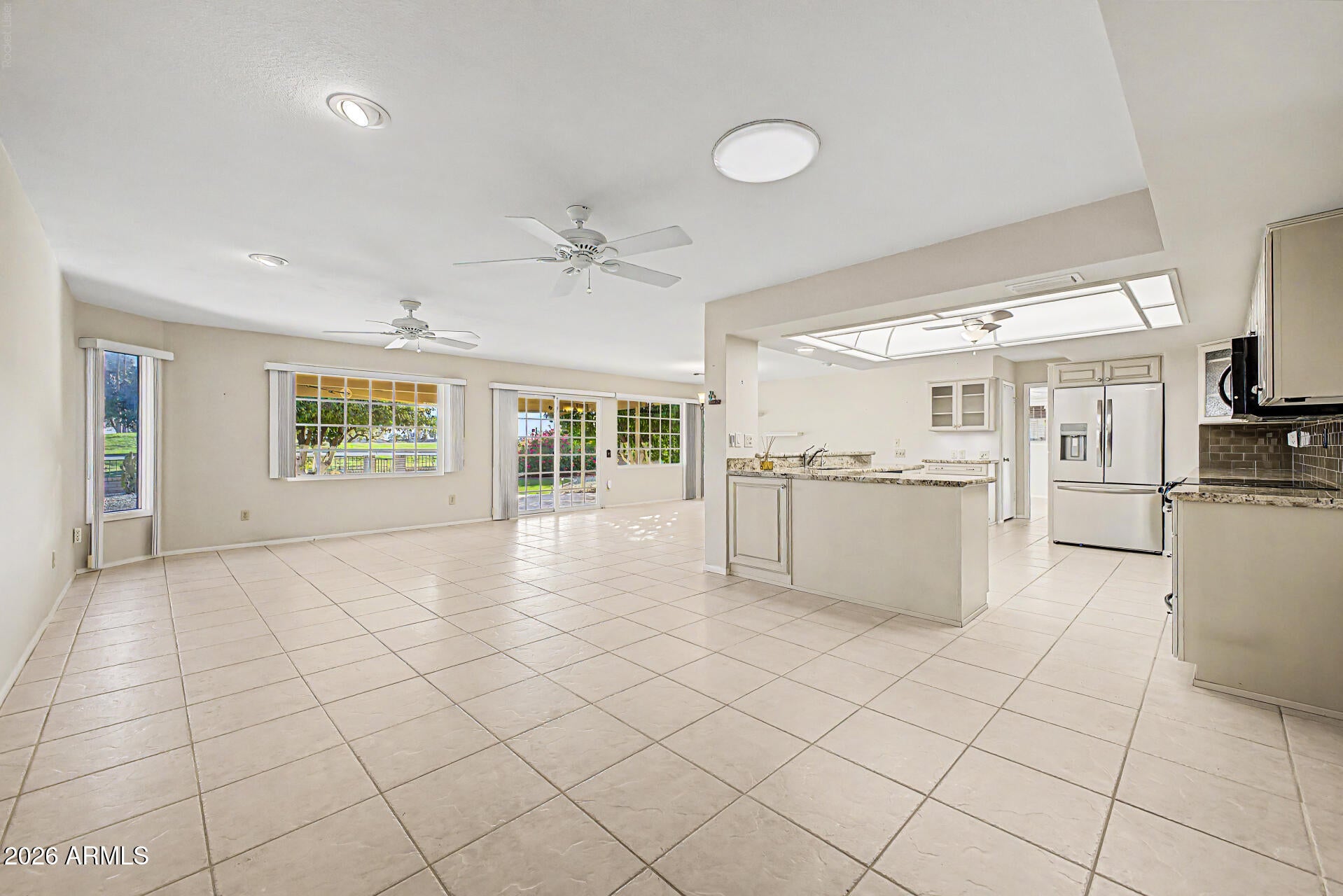 9507 W COUNTRY CLUB Drive
