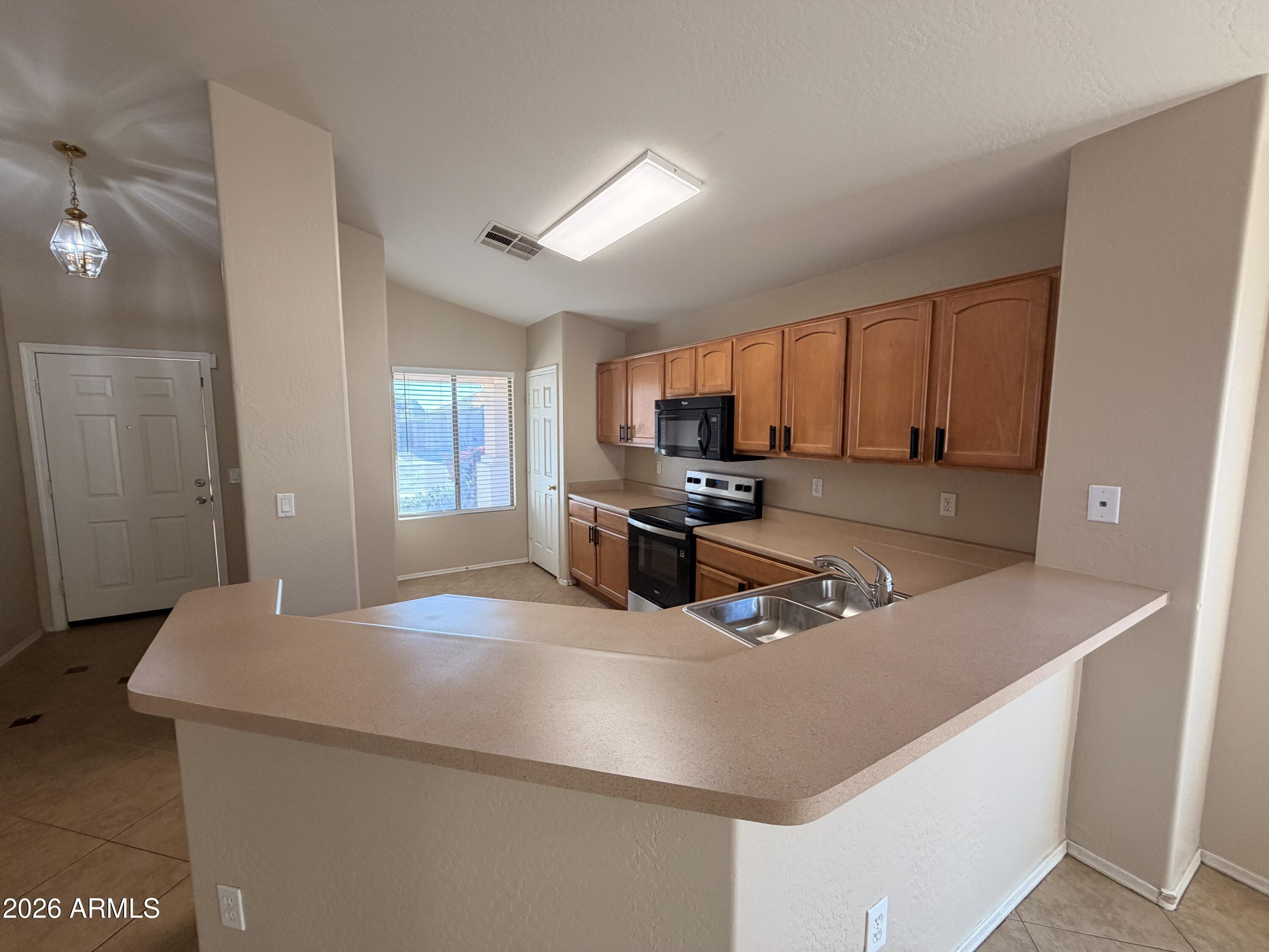 15752 W YAVAPAI Street