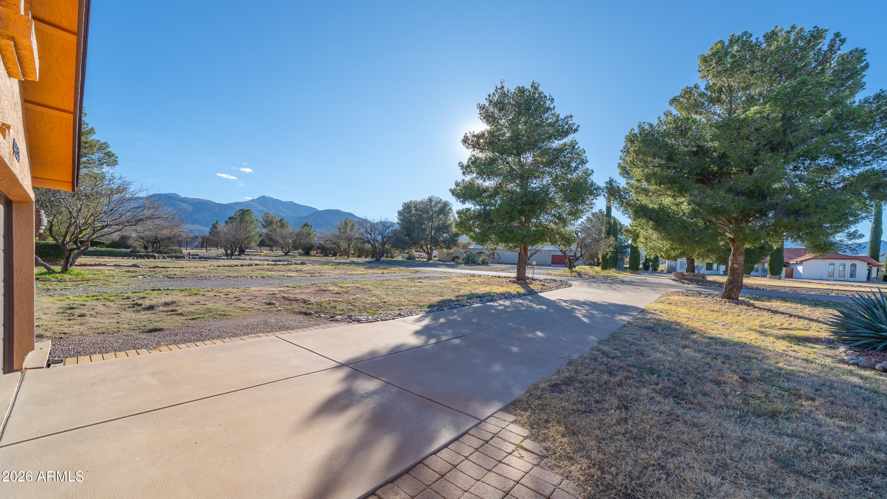 4833 S LAGUNA Avenue