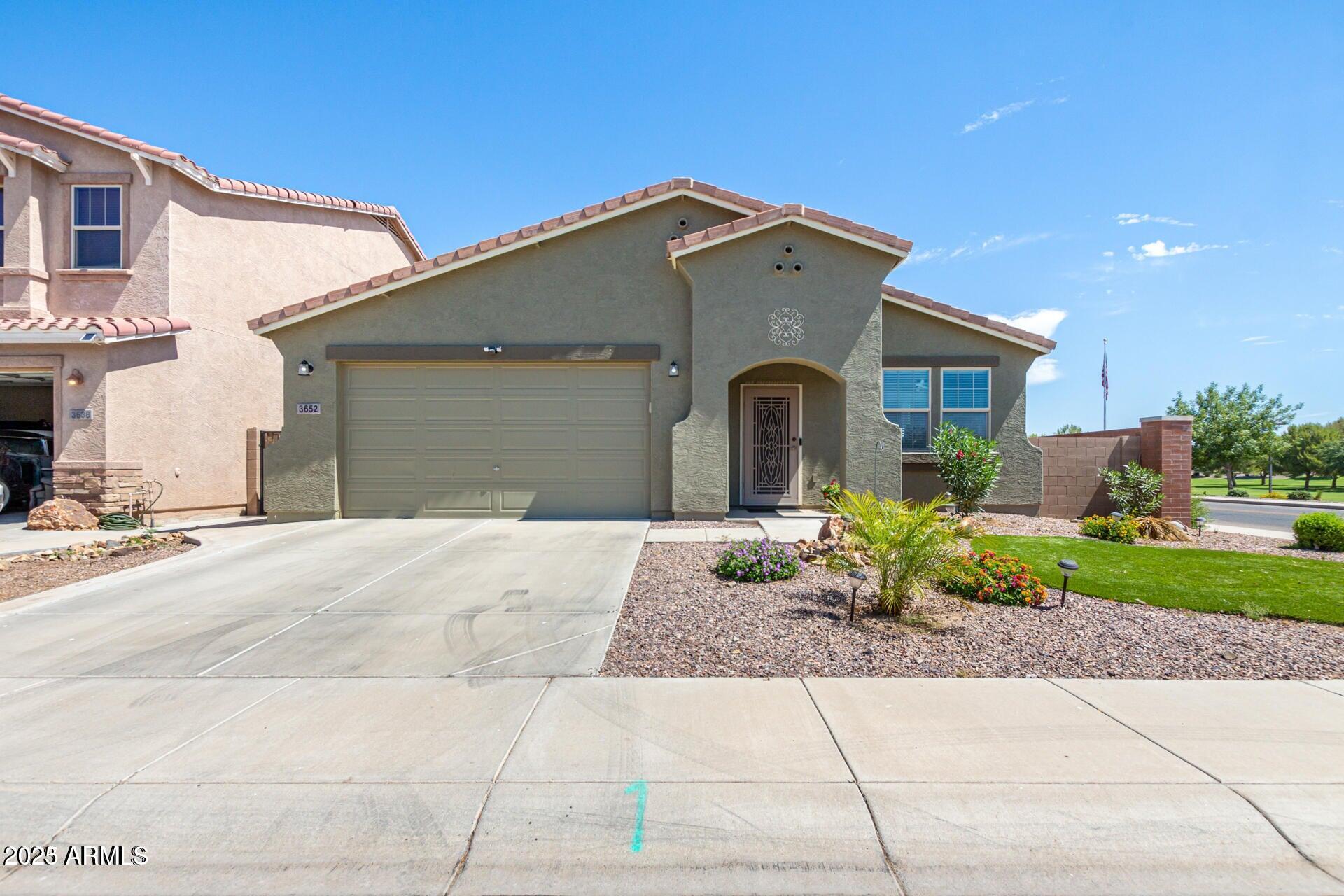 3652 E ODESSA Drive