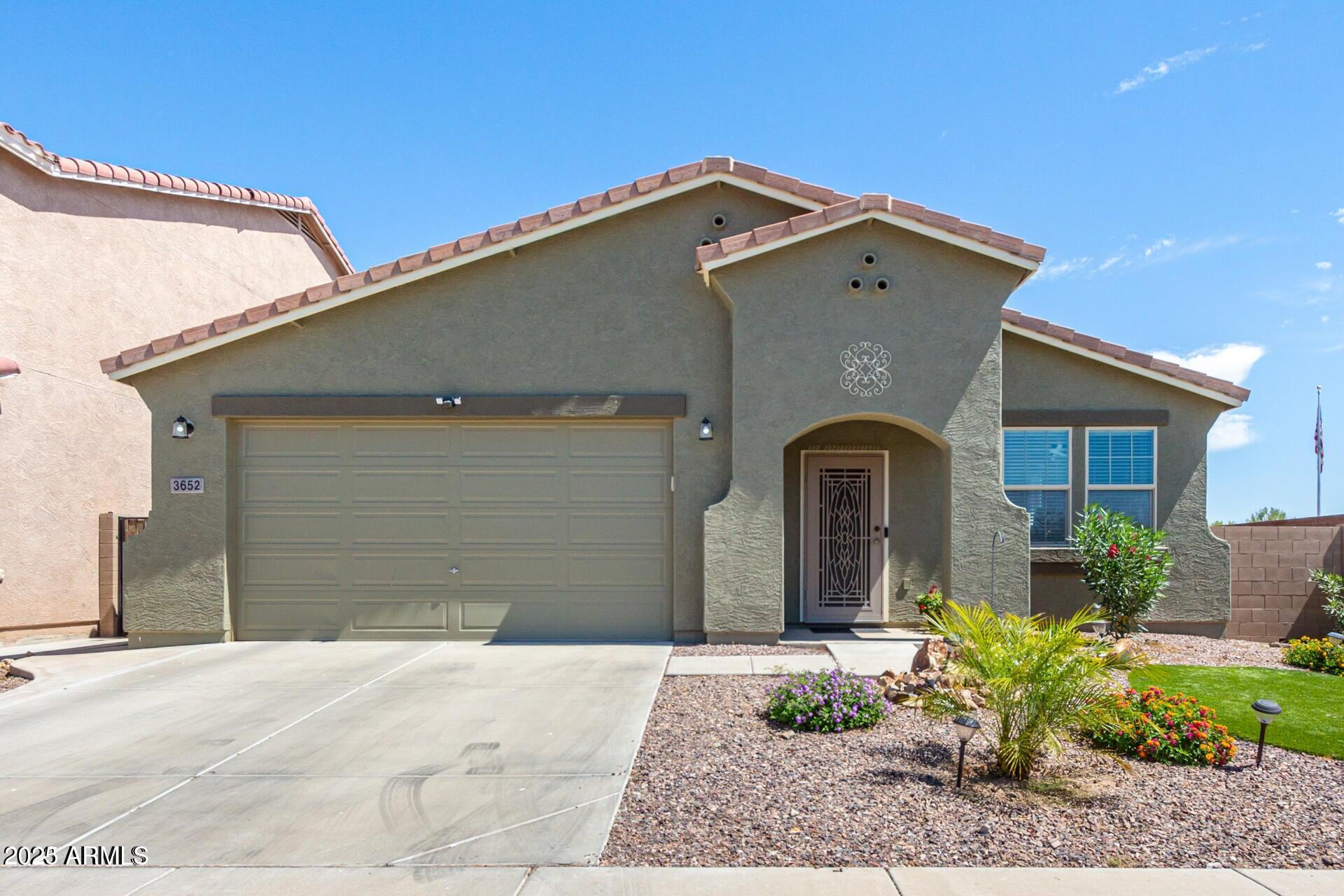 3652 E ODESSA Drive