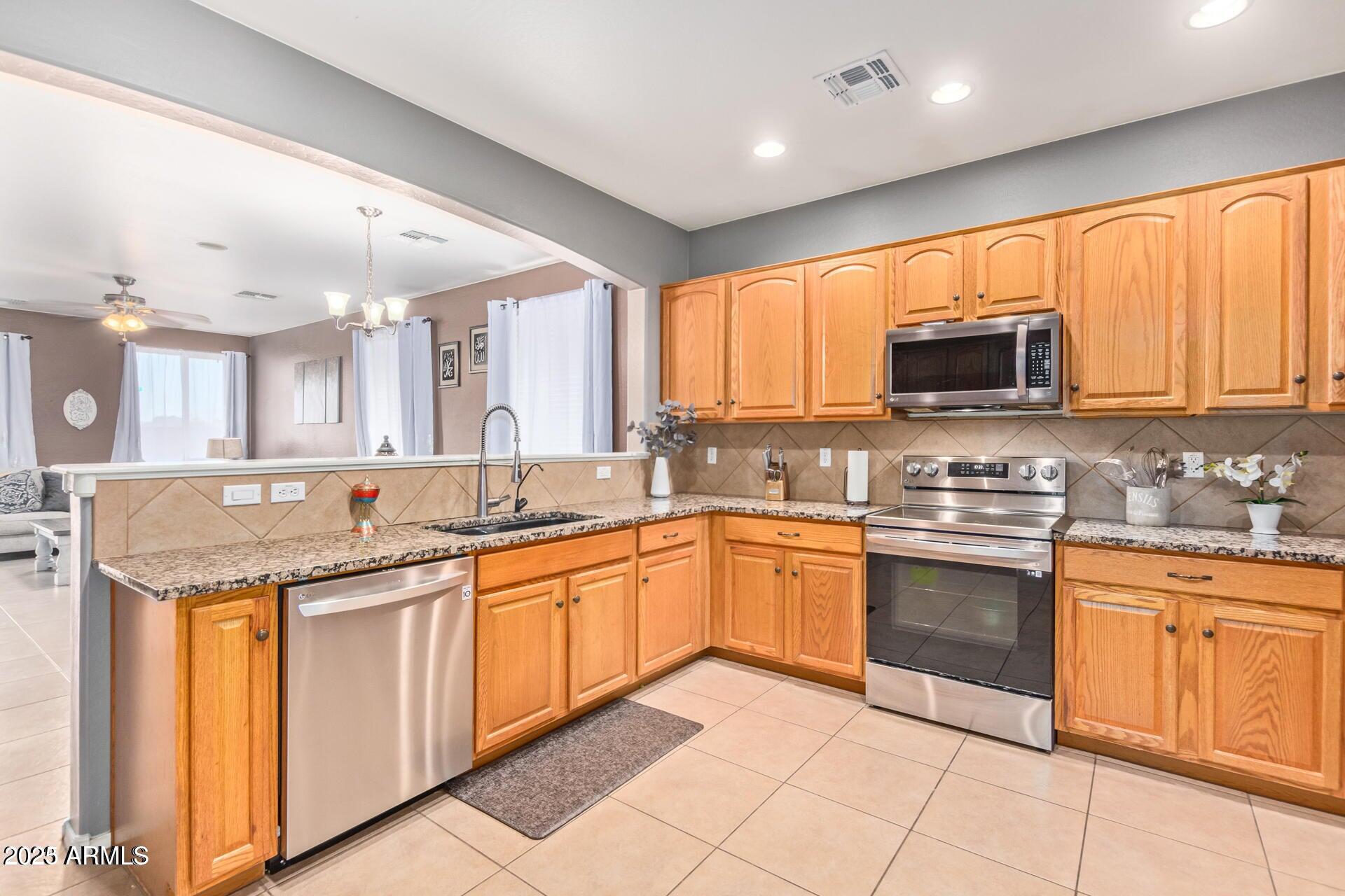 3652 E ODESSA Drive