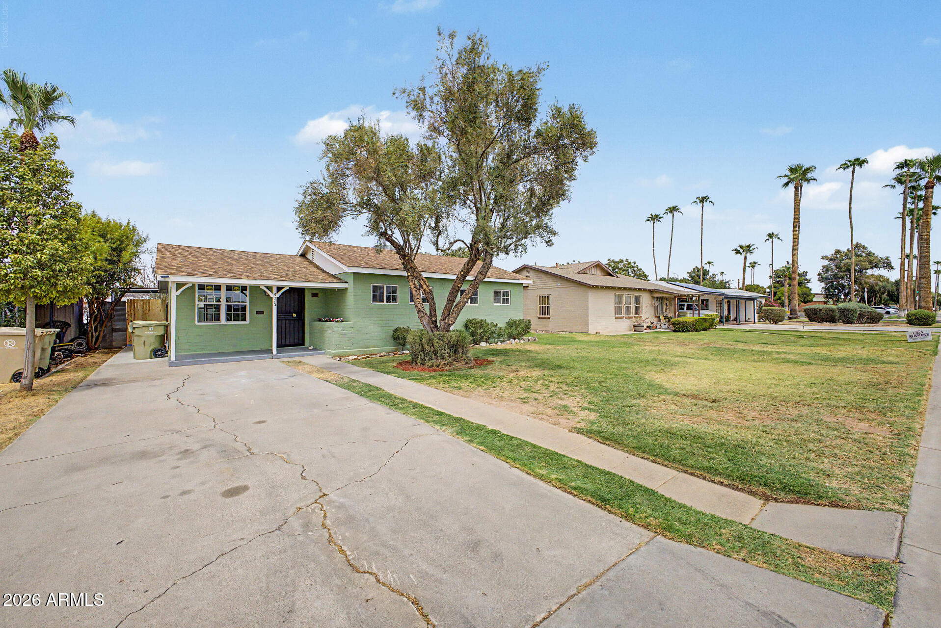 5712 W ORANGEWOOD Avenue