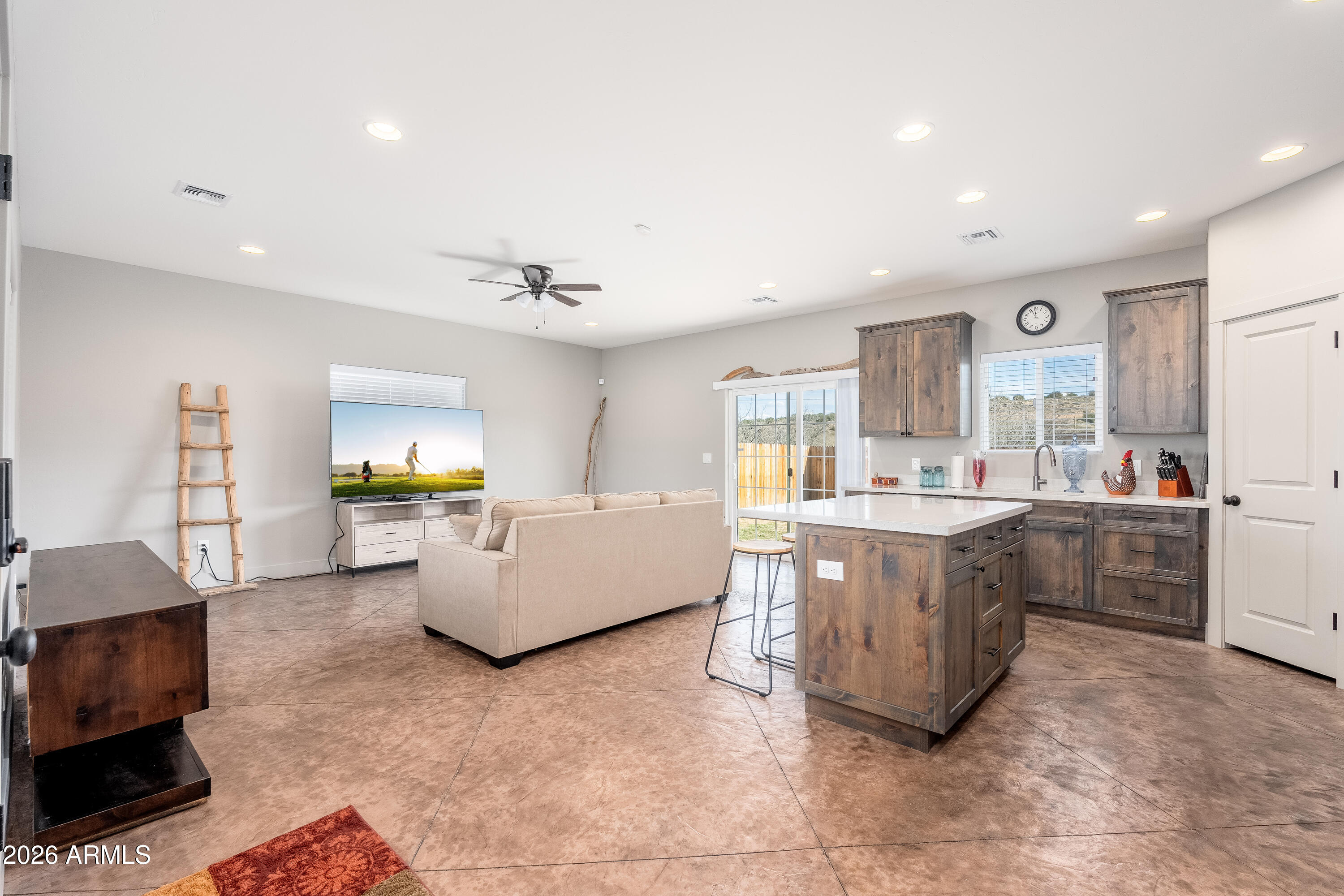 5665 N BENTLEY Drive