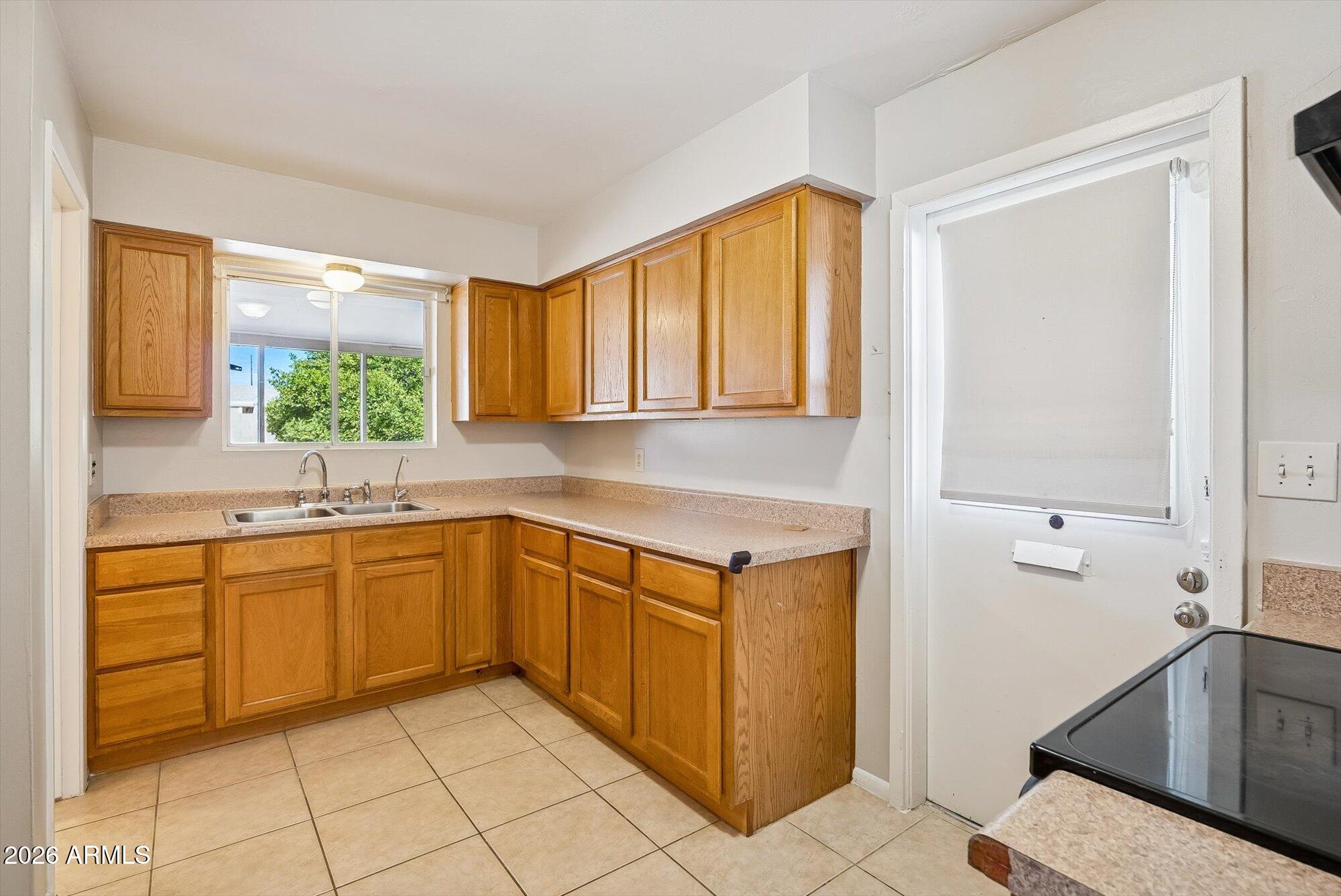 5460 E BILLINGS Street