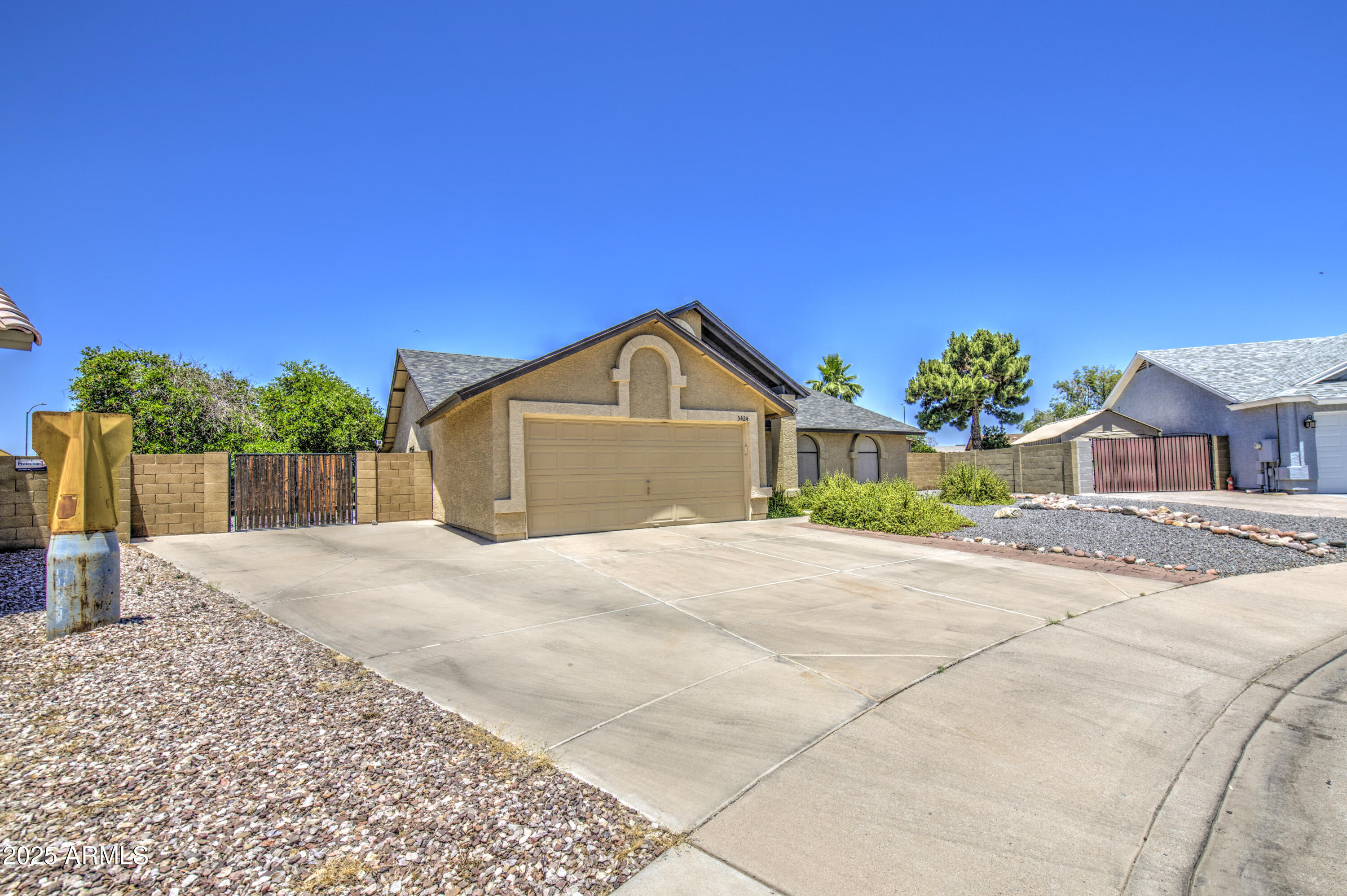 Homes 1 5424 E FLORIAN Avenue