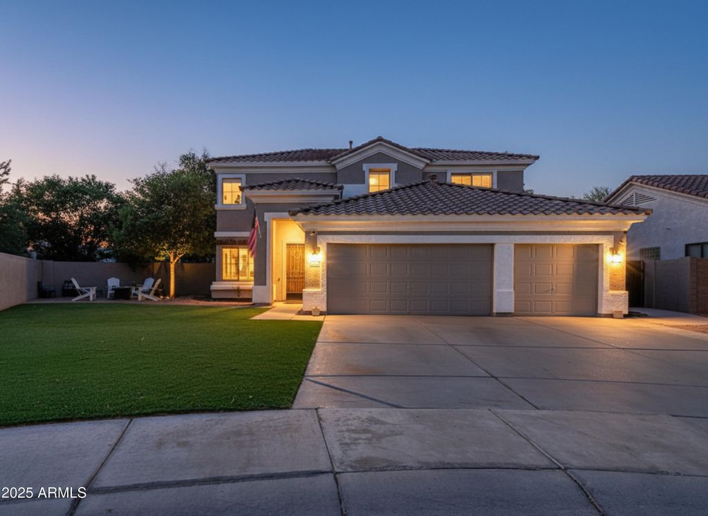 Photo of 233 W Leah Avenue, Gilbert, AZ 85233 (MLS # 6927641)