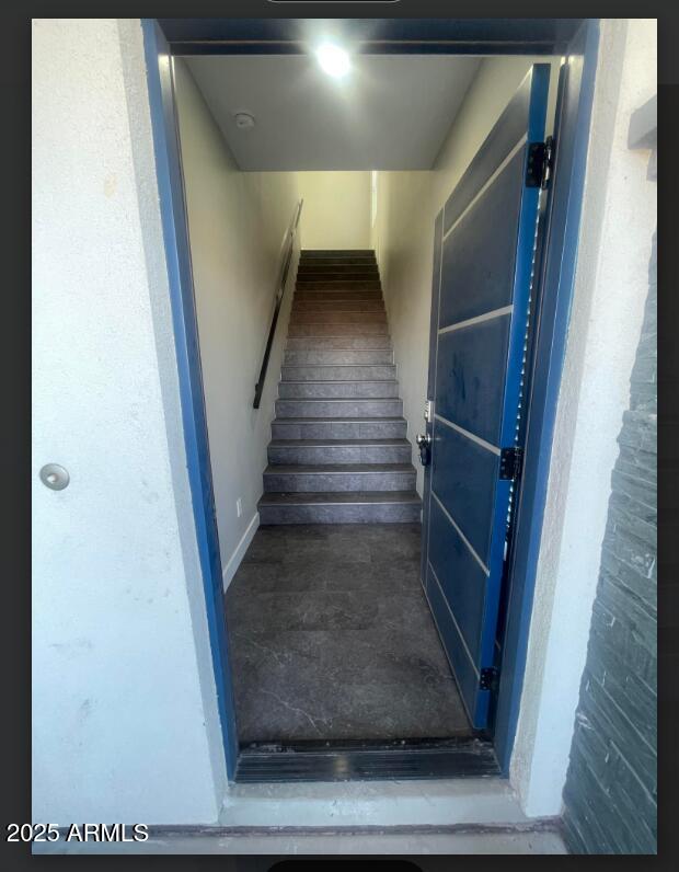 1305 E MADISON Street 4