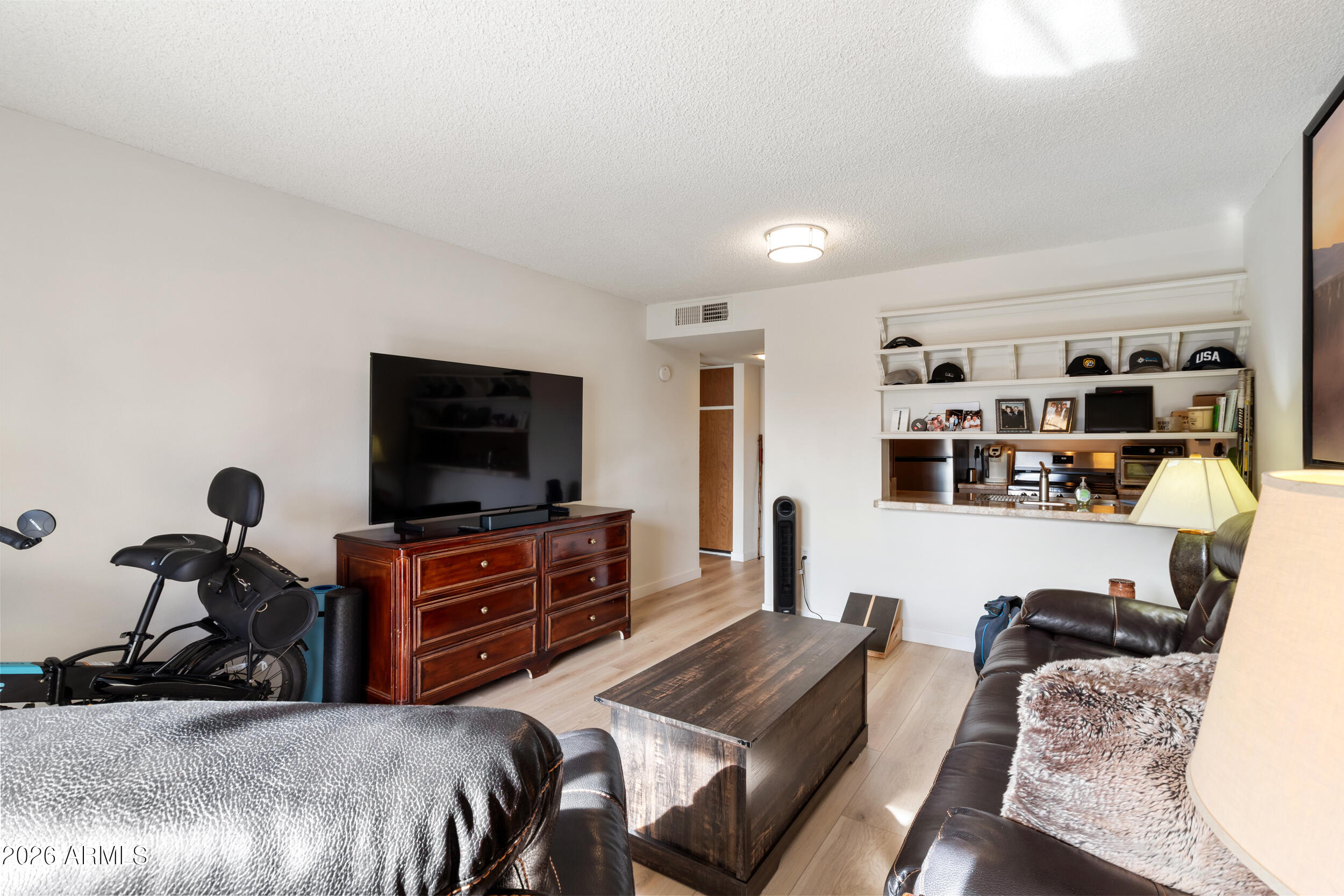 3033 E DEVONSHIRE Avenue 2009