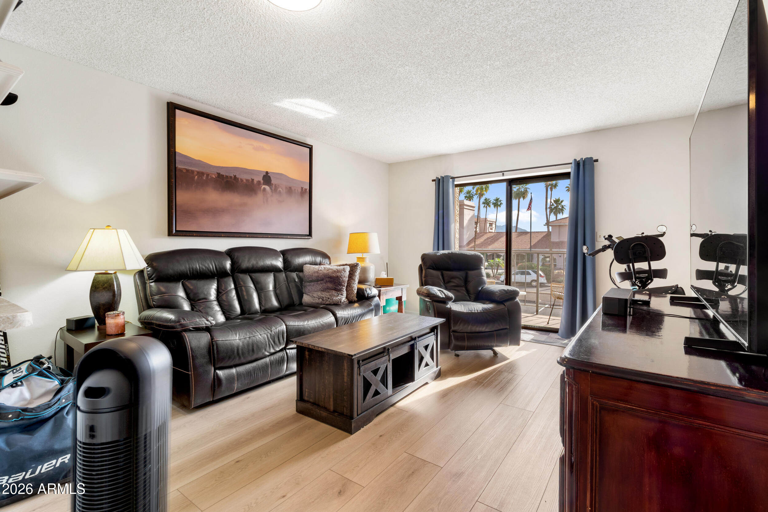 3033 E DEVONSHIRE Avenue 2009