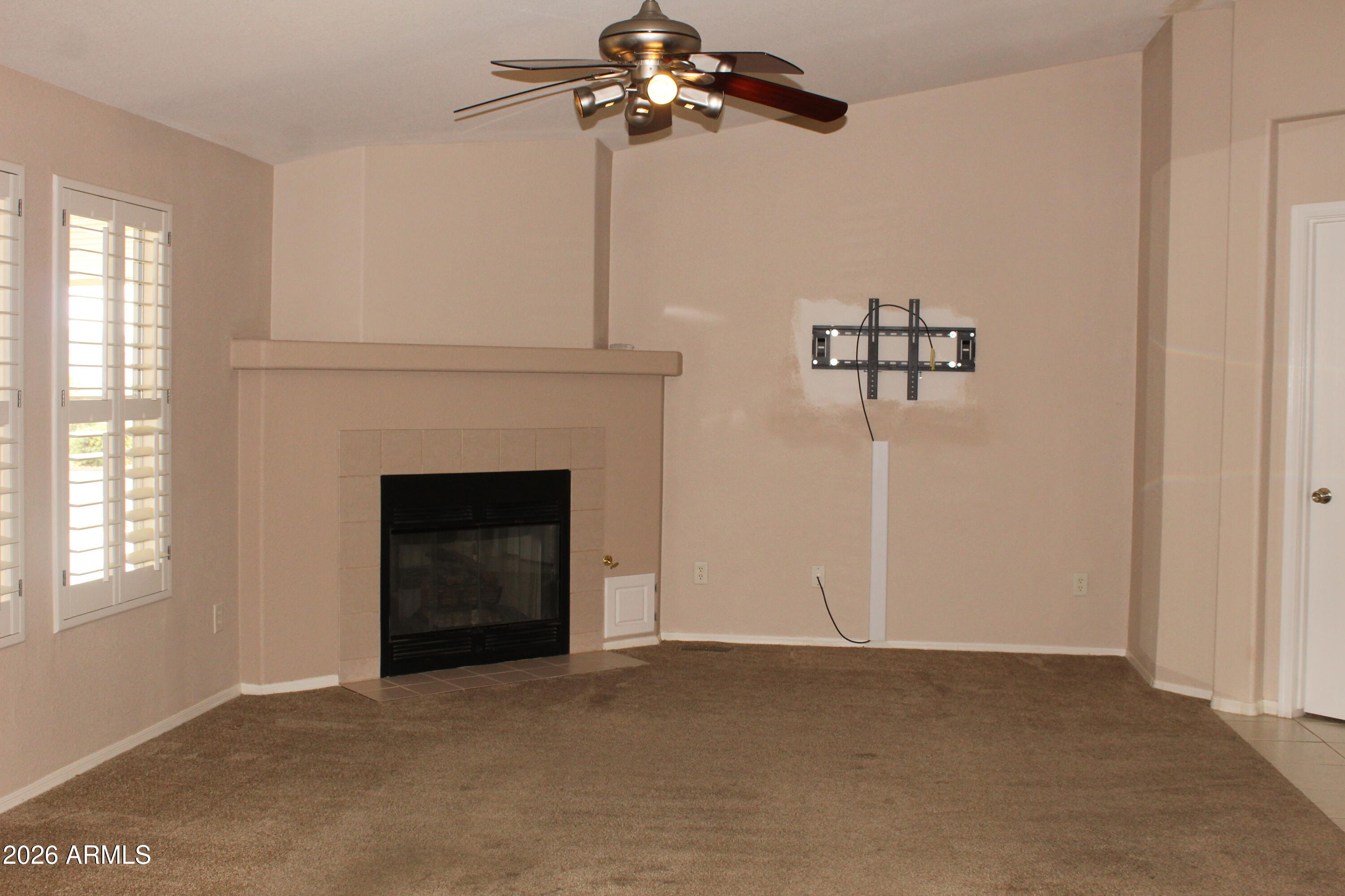 155 E Rodeo Road 6