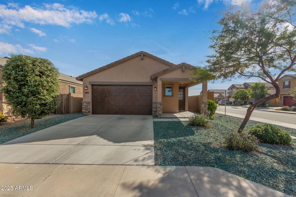 Photo of 40643 W Shaver Drive, Maricopa, AZ 85138 (MLS # 6945946)