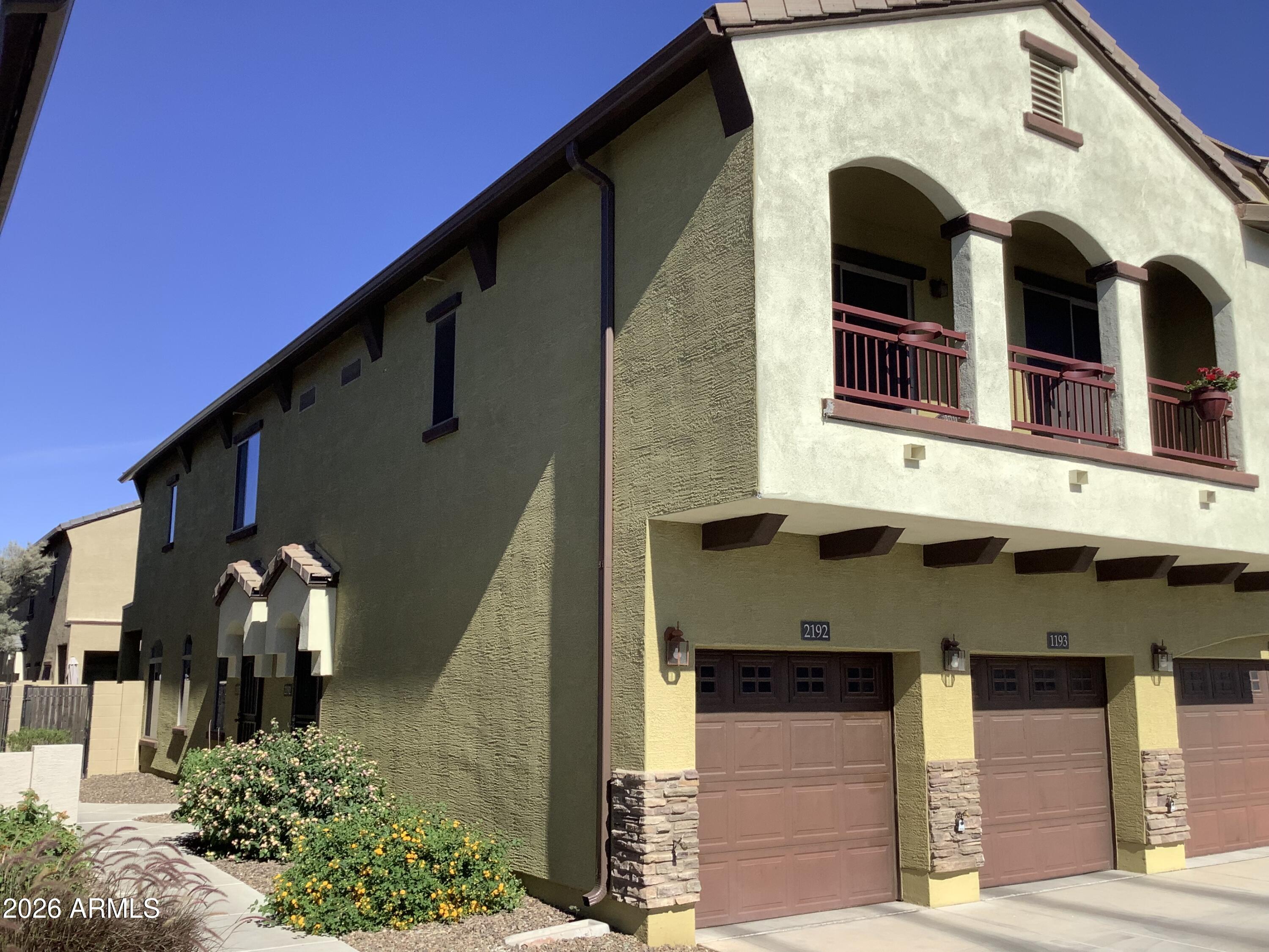 2725 E Mine Creek Road 2192