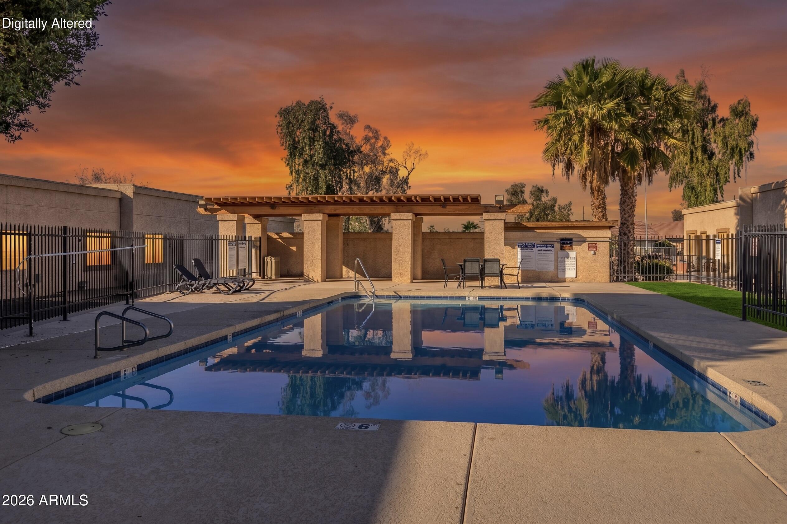 CASITA MARIE TOWNHOUSES - Residential