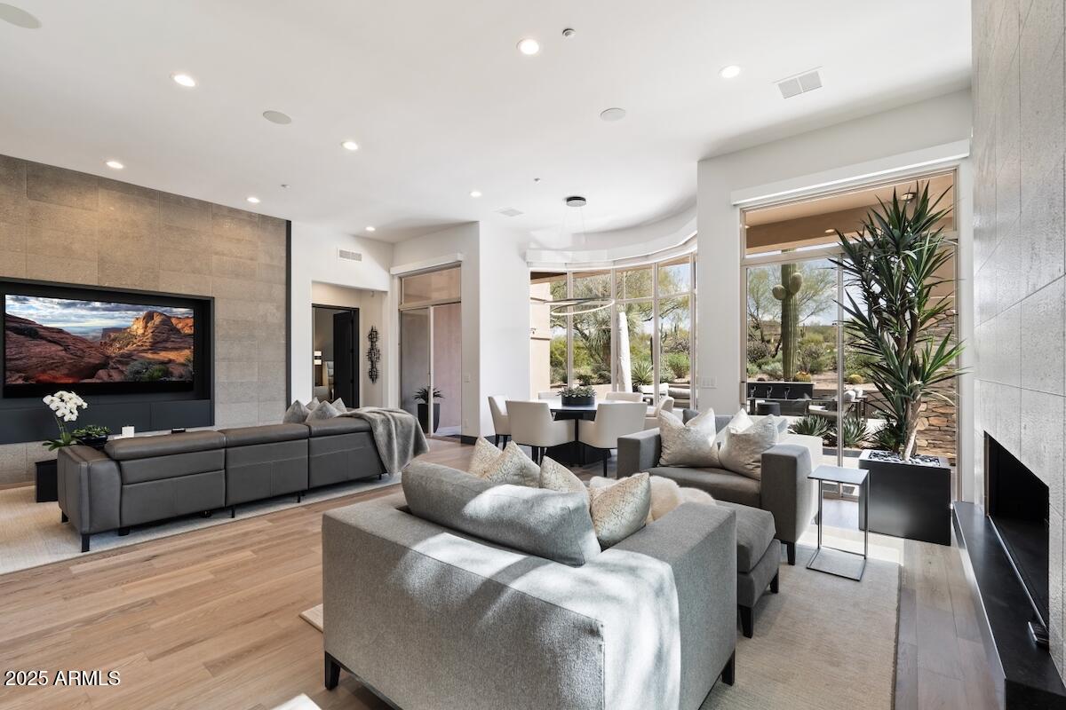 DC RANCH - Residential