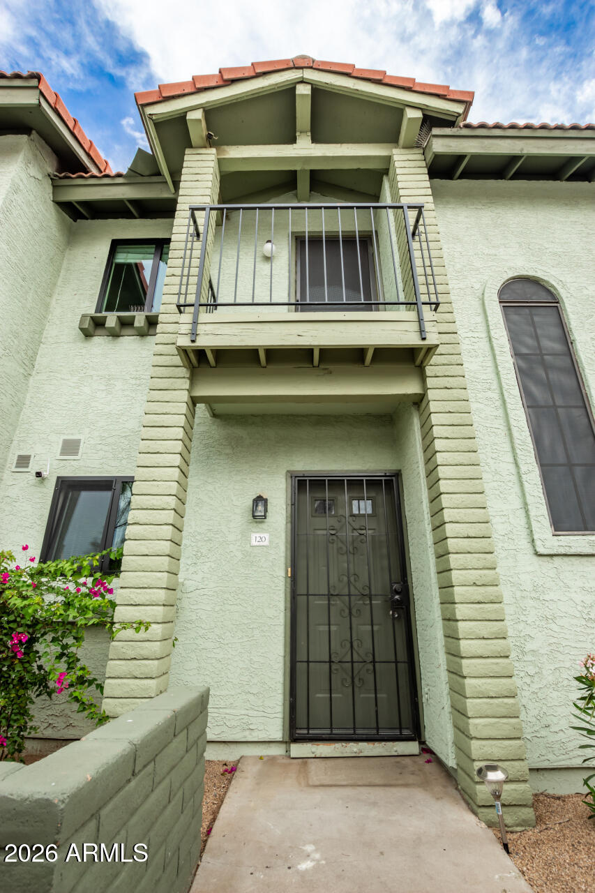 2315 W UNION HILLS Drive 120