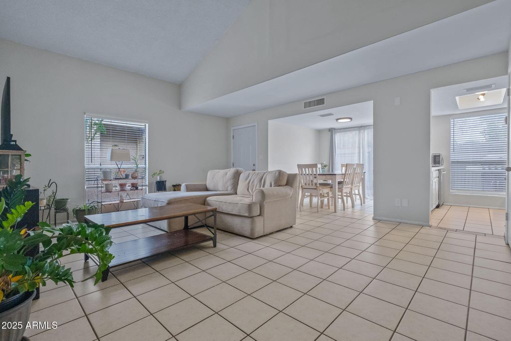 Photo of 15407 N 2nd Street, Phoenix, AZ 85022 (MLS # 6934110)