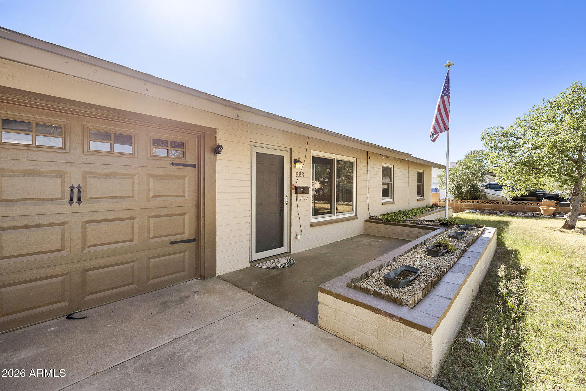 823 E IRONWOOD Drive