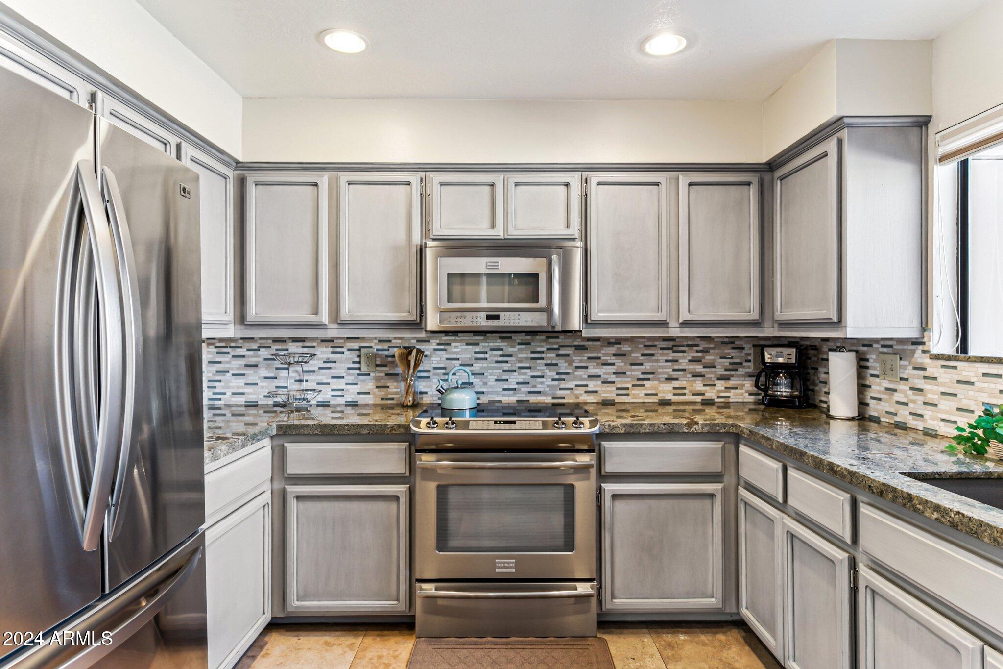 9707 E MOUNTAIN VIEW Road 2440