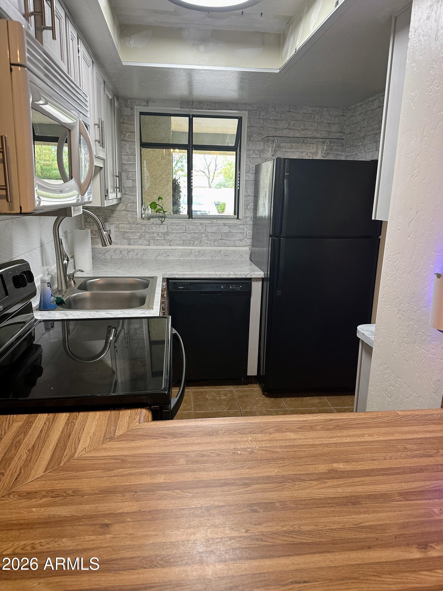 1500 N SUNVIEW Parkway 19