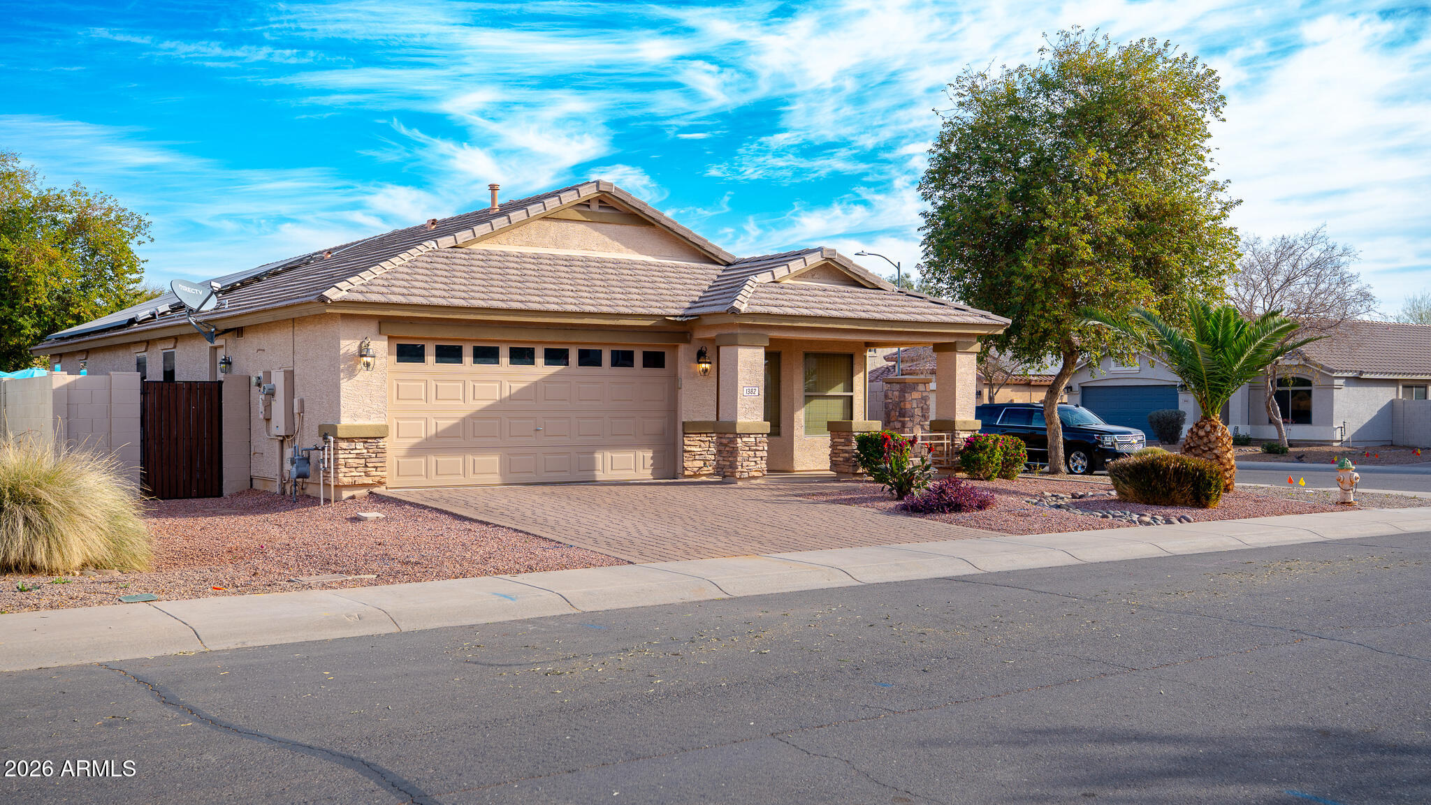 1382 E PRICKLY PEAR Drive