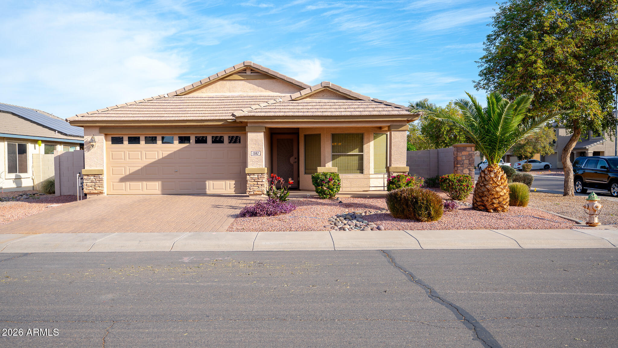 1382 E PRICKLY PEAR Drive