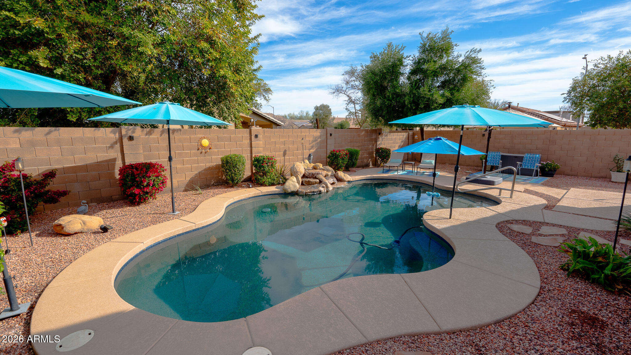 1382 E PRICKLY PEAR Drive