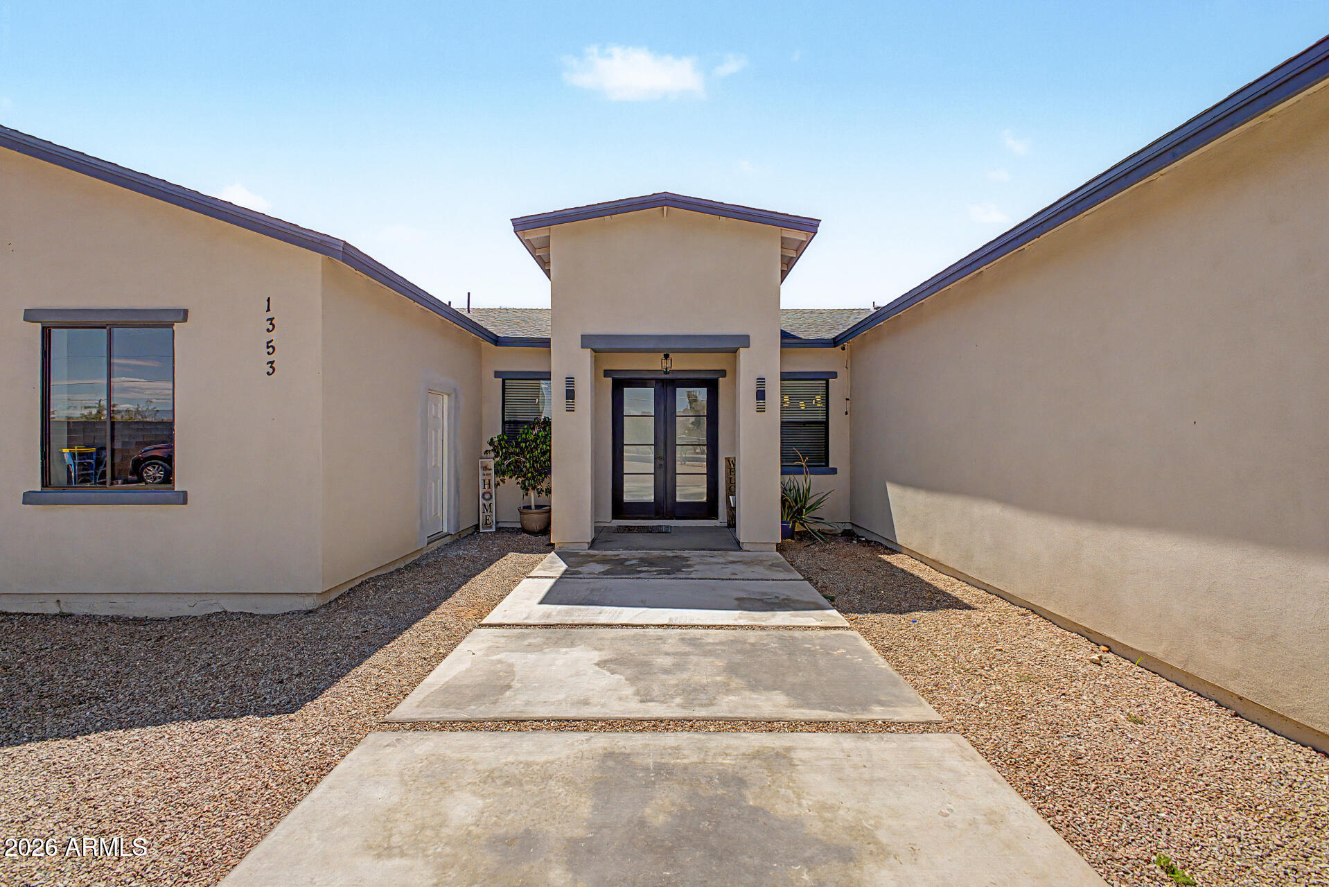 1353 W SUPERSTITION Boulevard