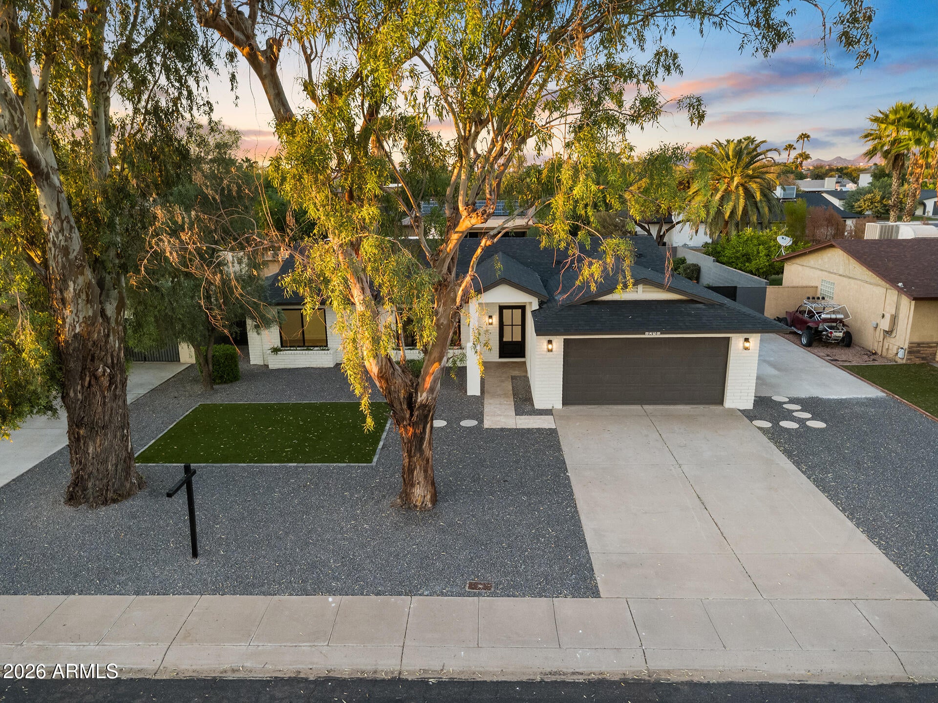 6256 E GELDING Drive