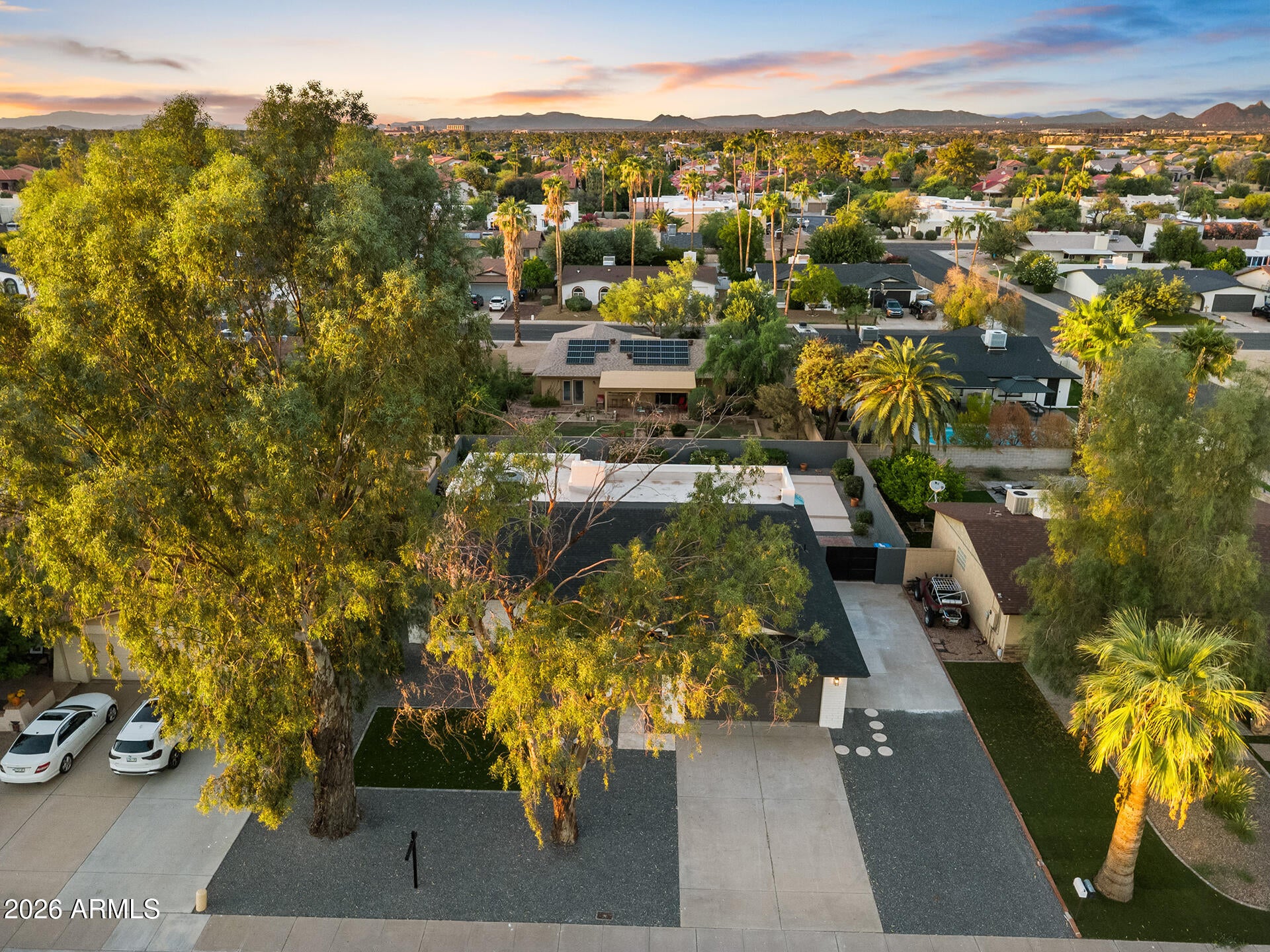 6256 E GELDING Drive