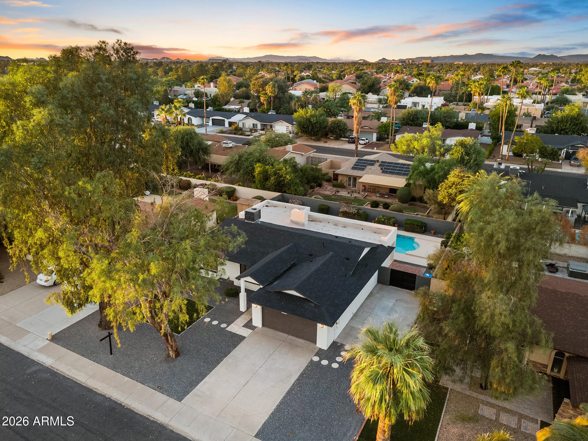 6256 E GELDING Drive
