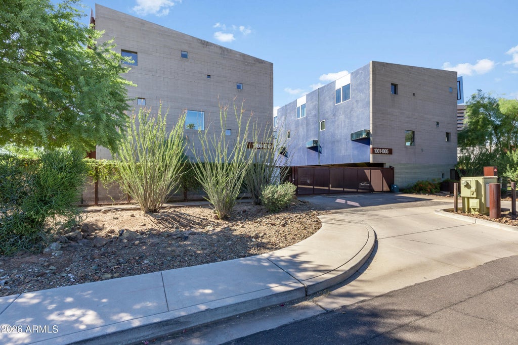 Photo of 1145 E Whitton Avenue #1008, Phoenix, AZ 85014 (MLS # 7091079)