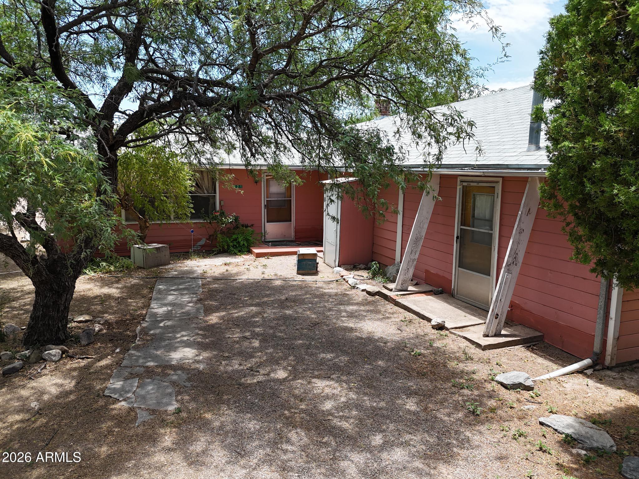 221 E Patton Street