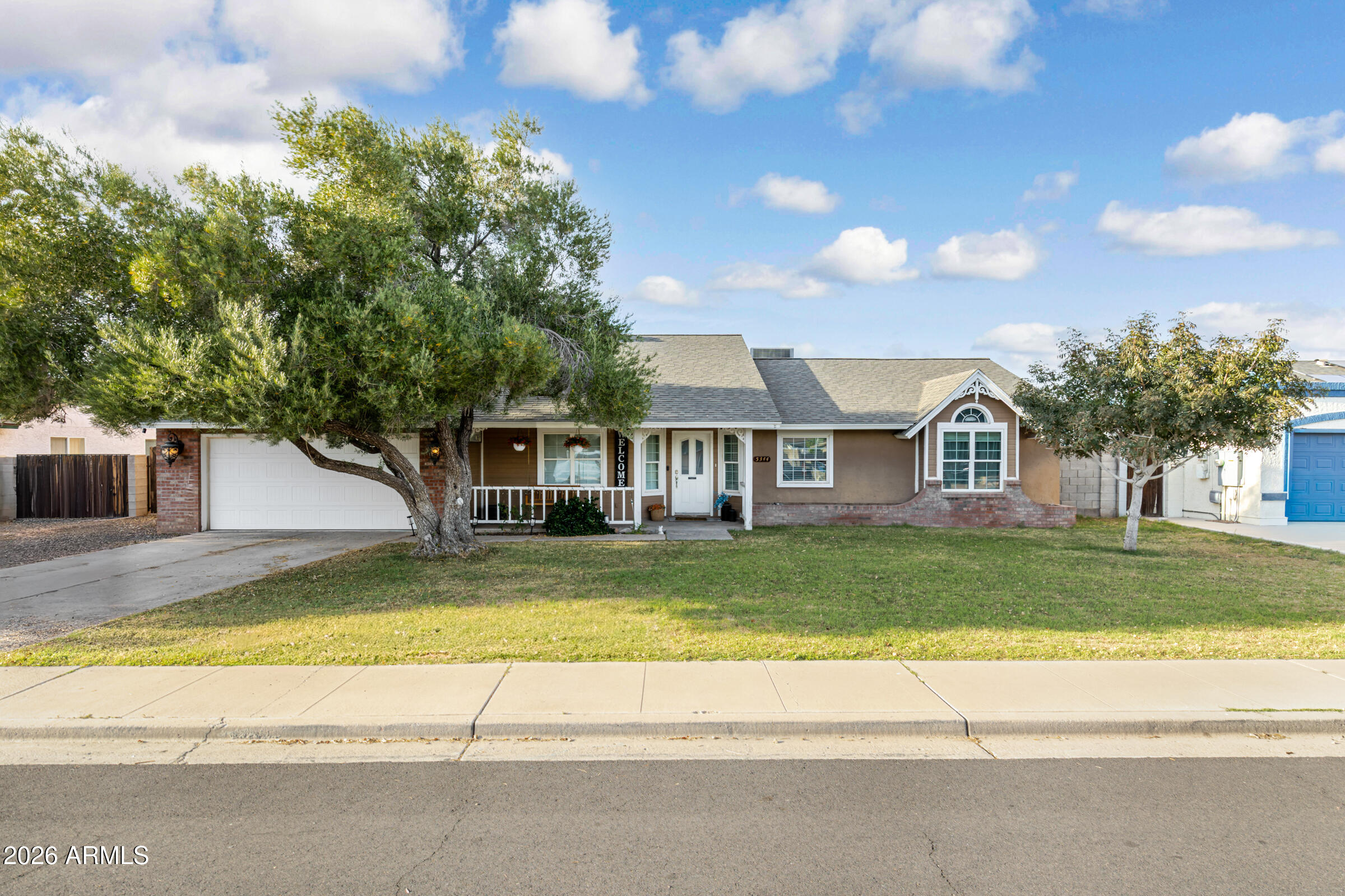 5344 E DIAMOND Avenue