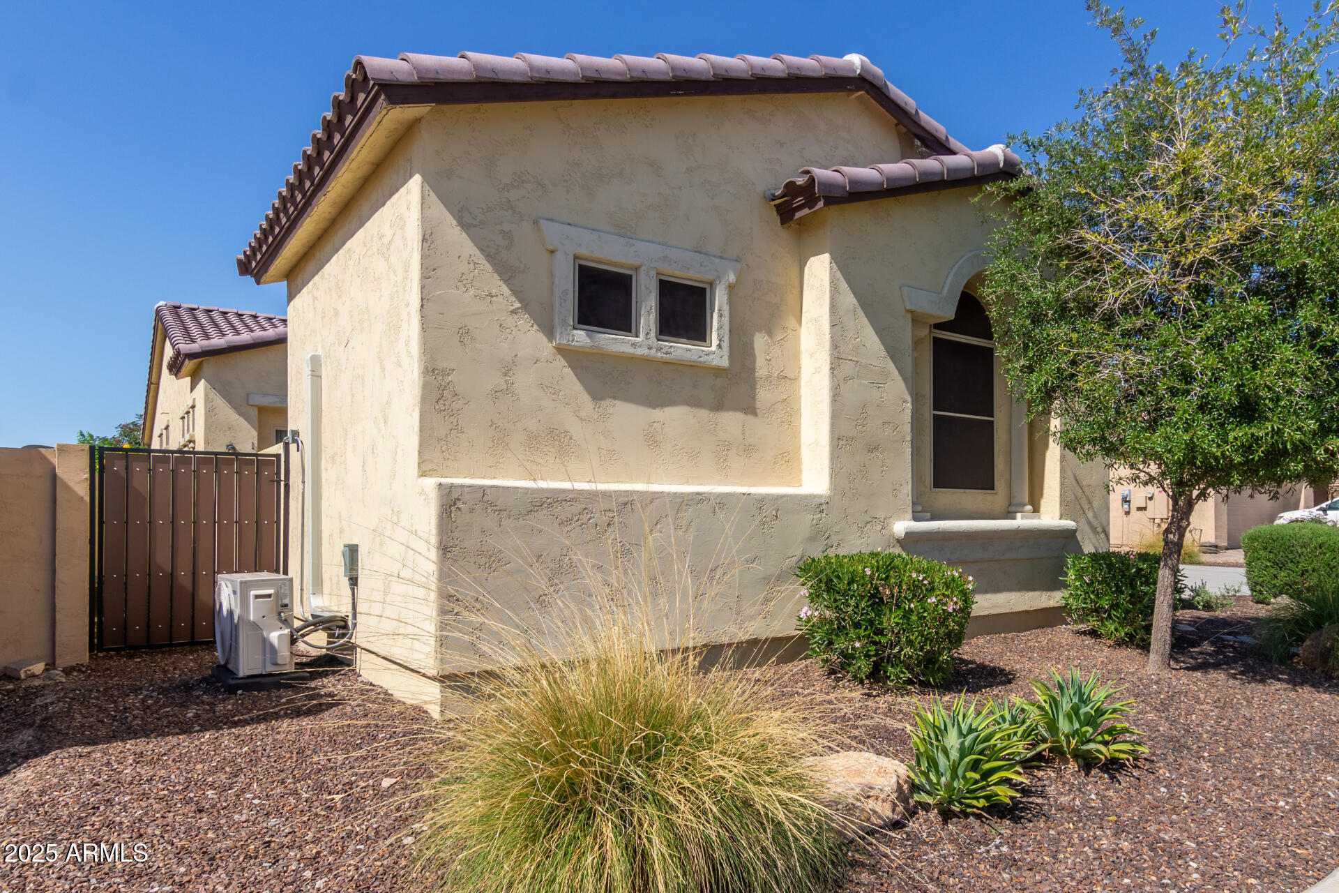 17996 W REDWOOD Lane