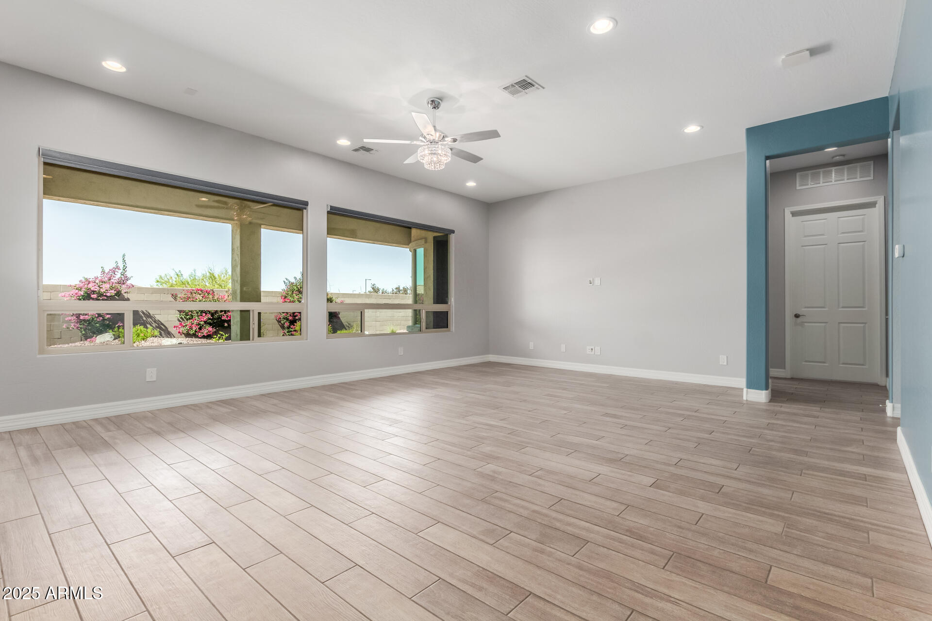 17996 W REDWOOD Lane