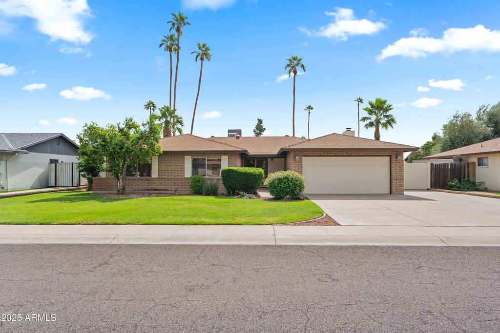 Photo of 5219 W El Caminito Drive, Glendale, AZ 85302 (MLS # 6937912)