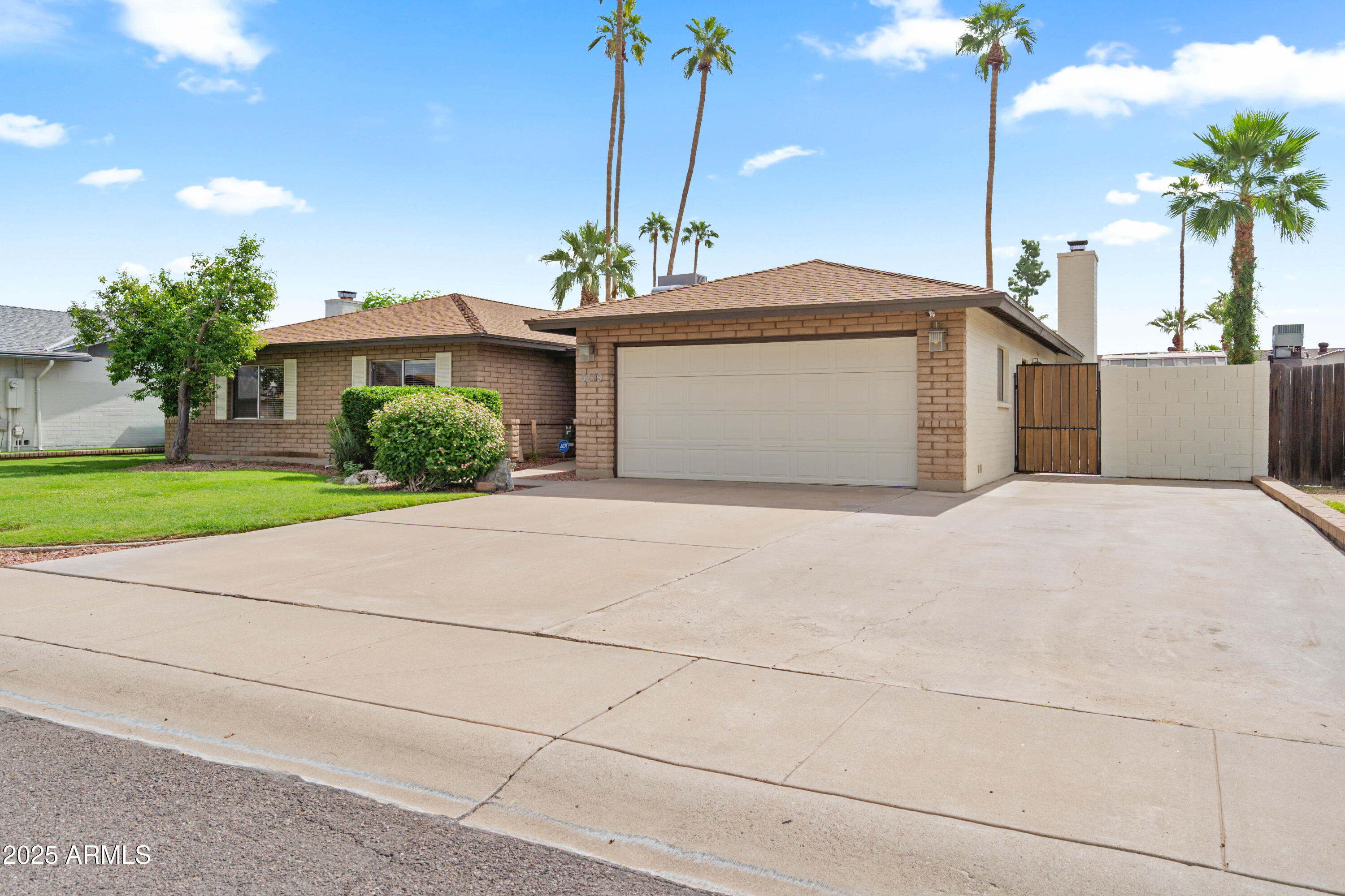 5219 W EL CAMINITO Drive