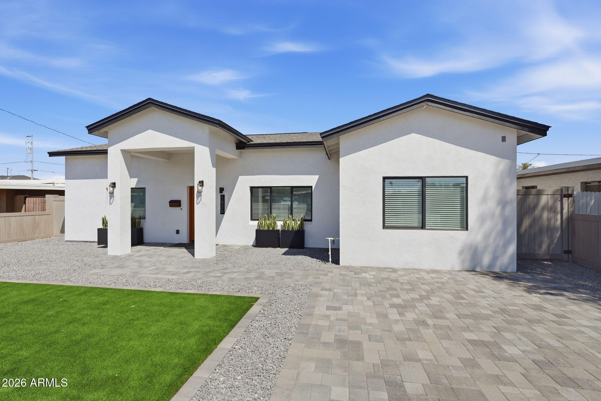 1826 E Whitton Avenue