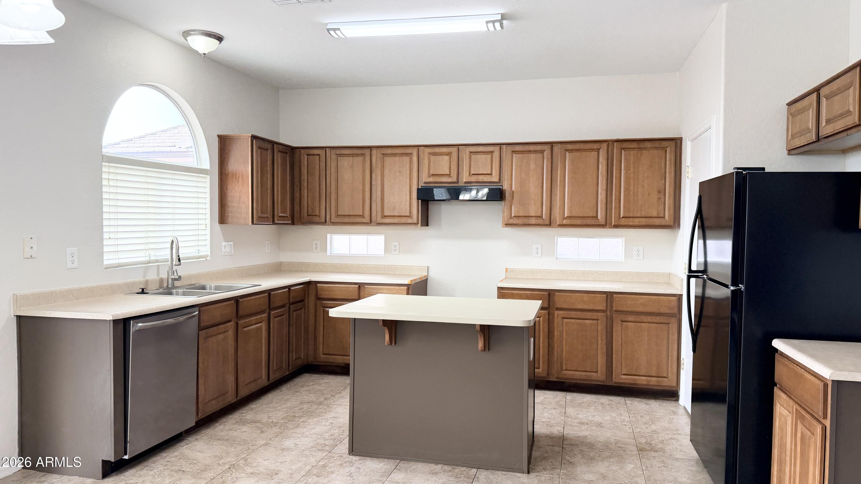 17364 N MARINA Avenue