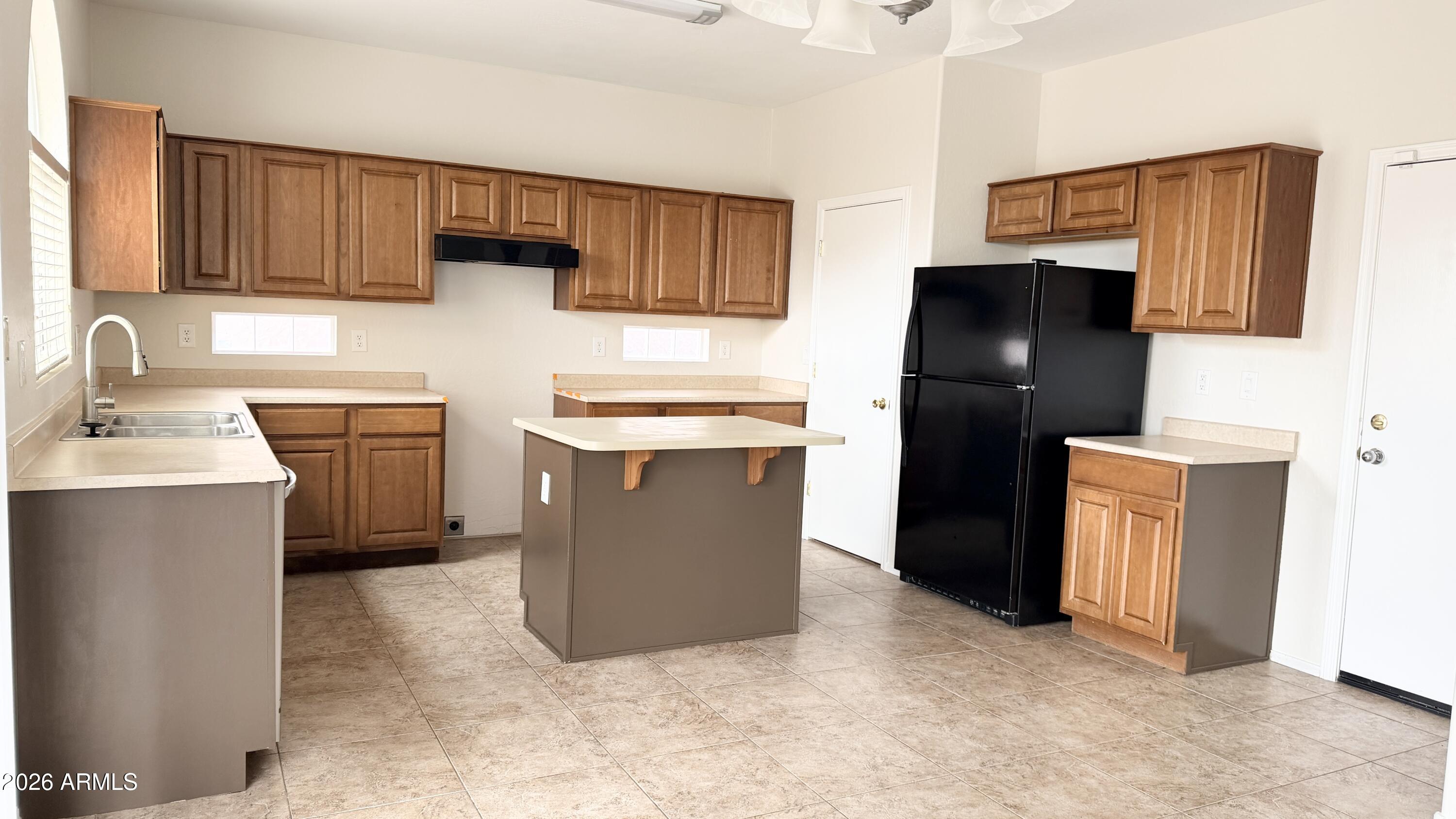 17364 N MARINA Avenue