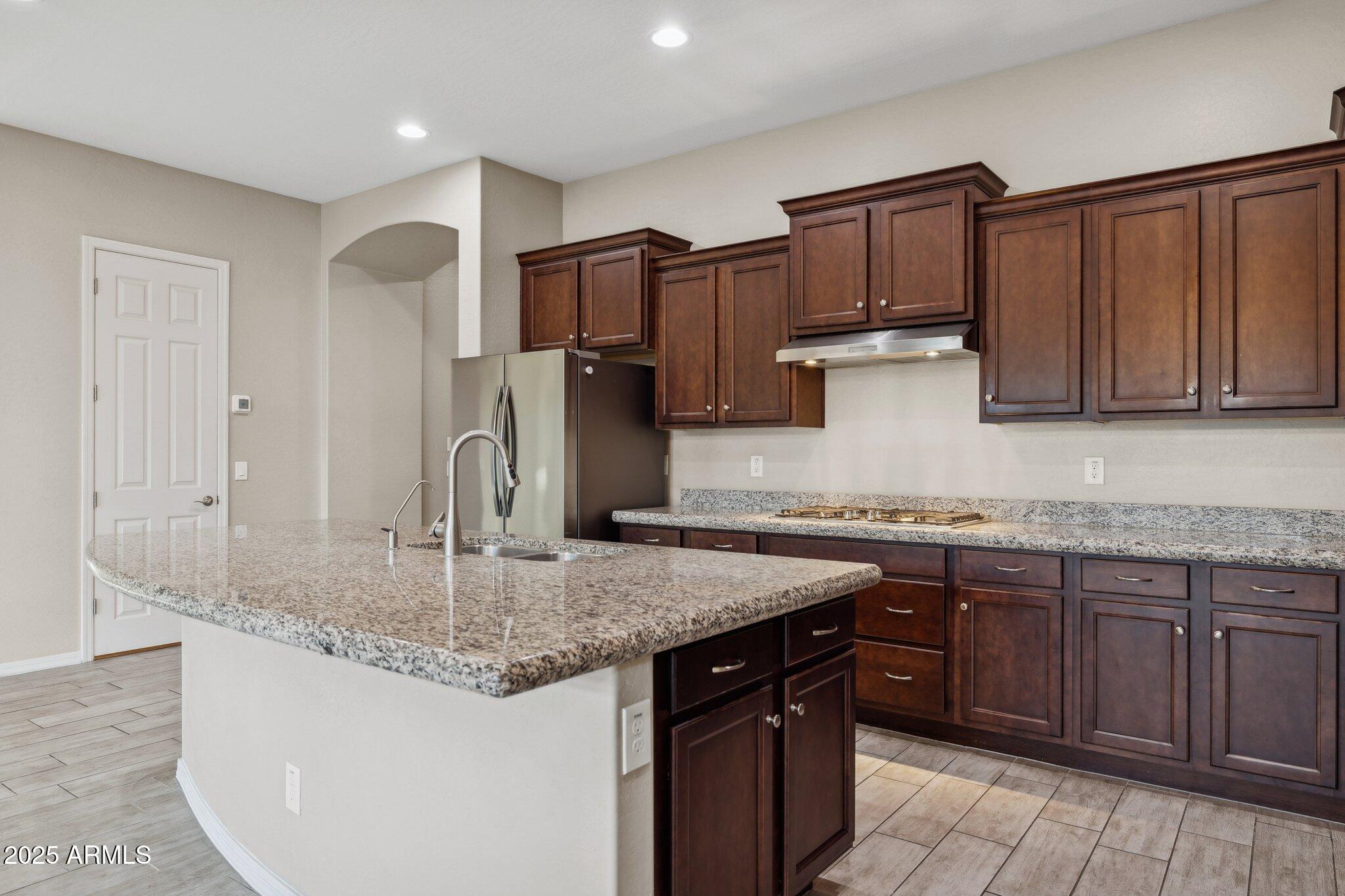 1179 W SPINE TREE Avenue