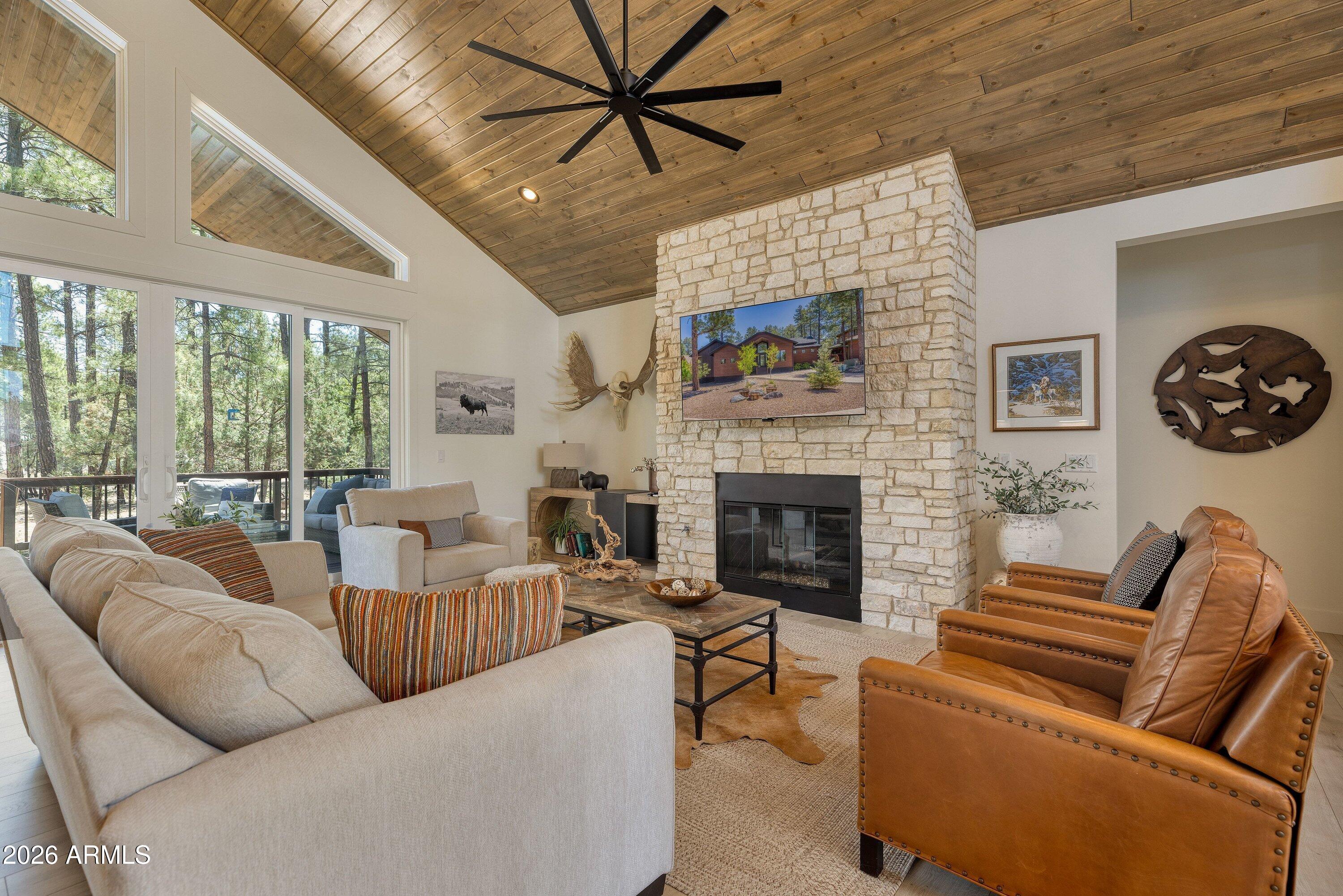511 S ROCKCRESS Lane