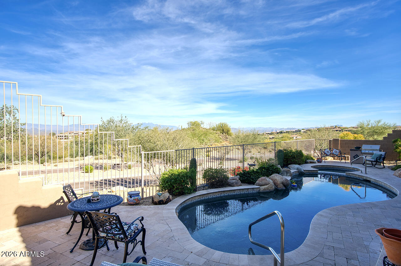 14211 N HONEYSUCKLE Drive