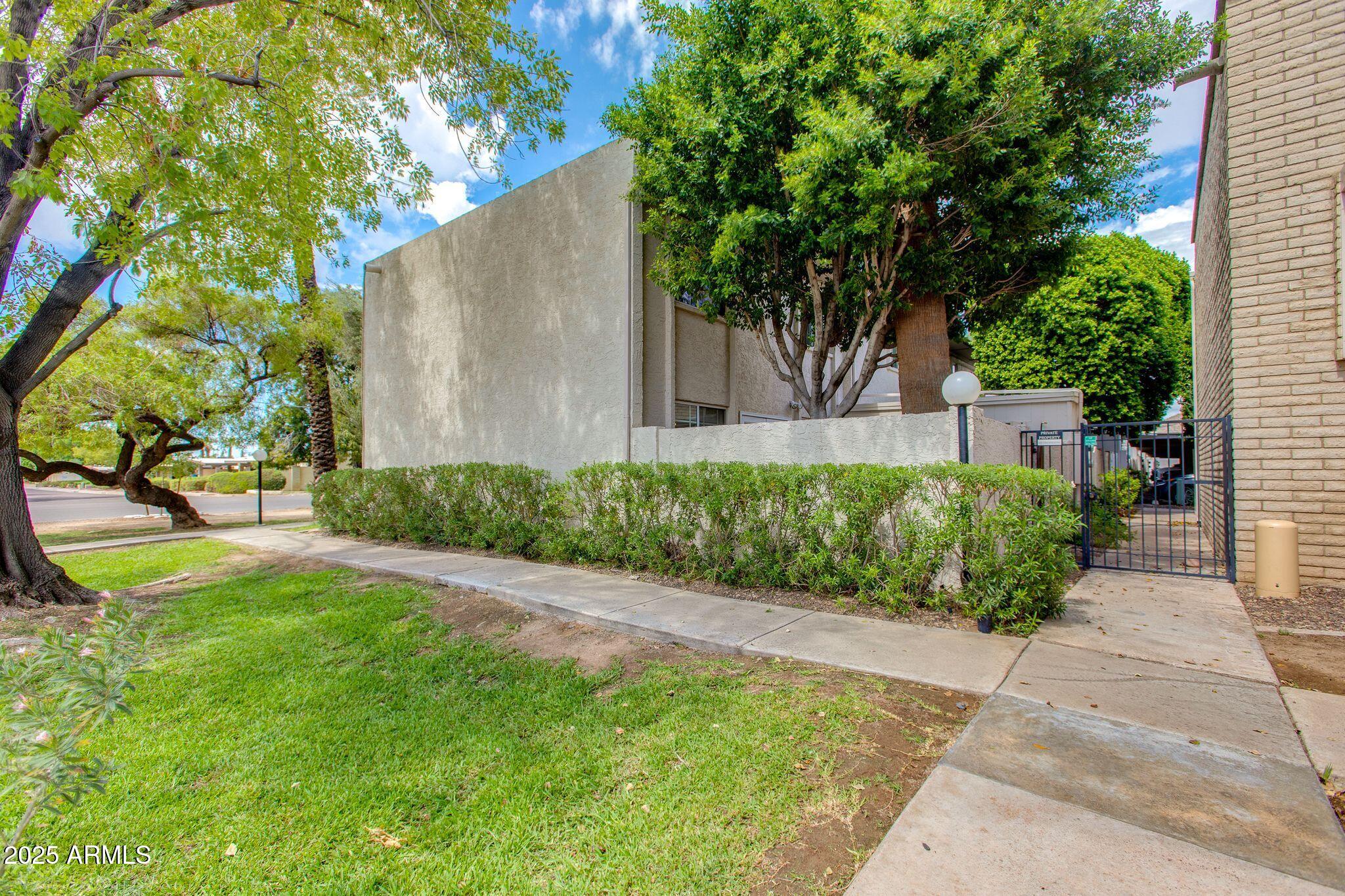 8225 N CENTRAL Avenue 9