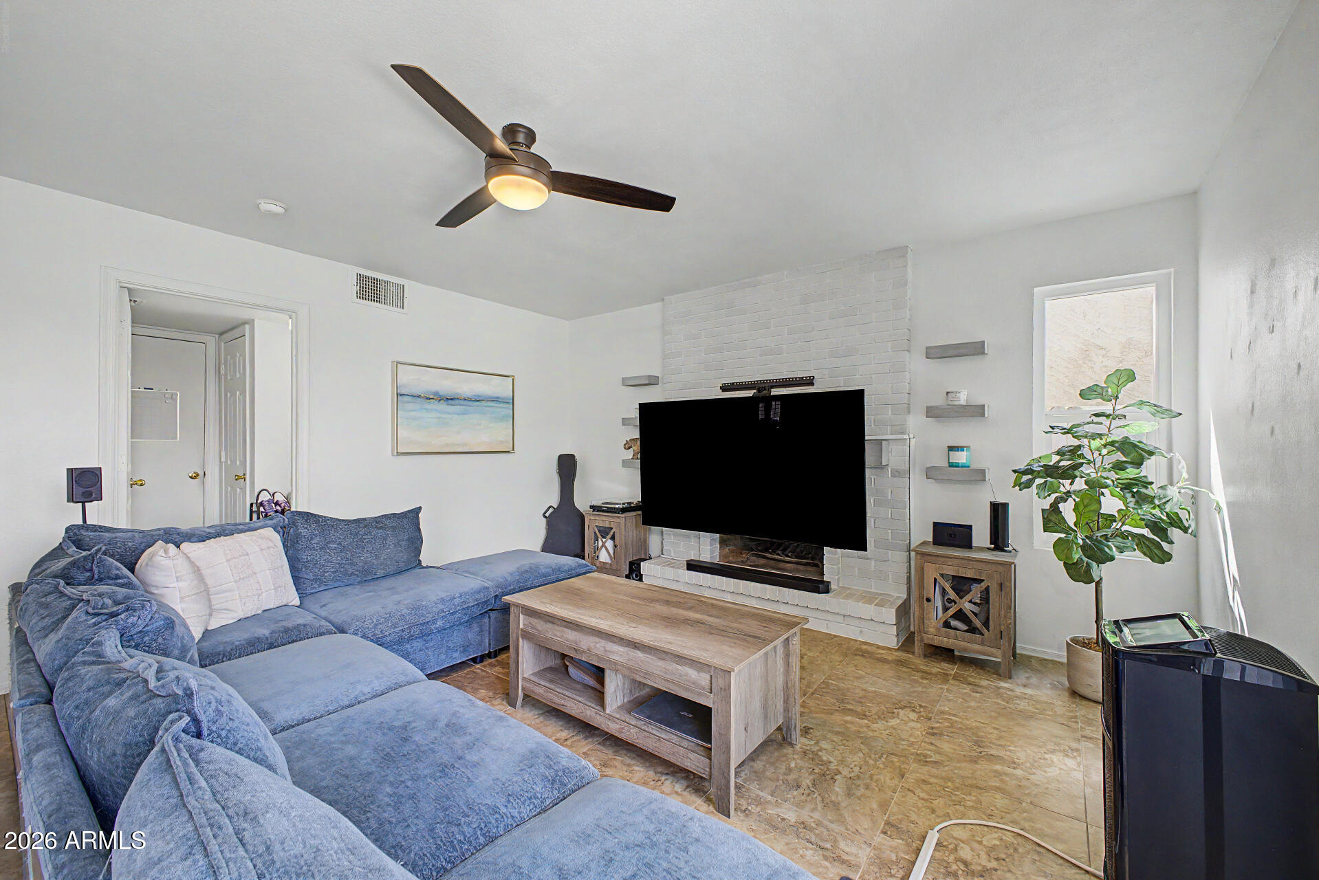 1238 W SEASHORE Drive
