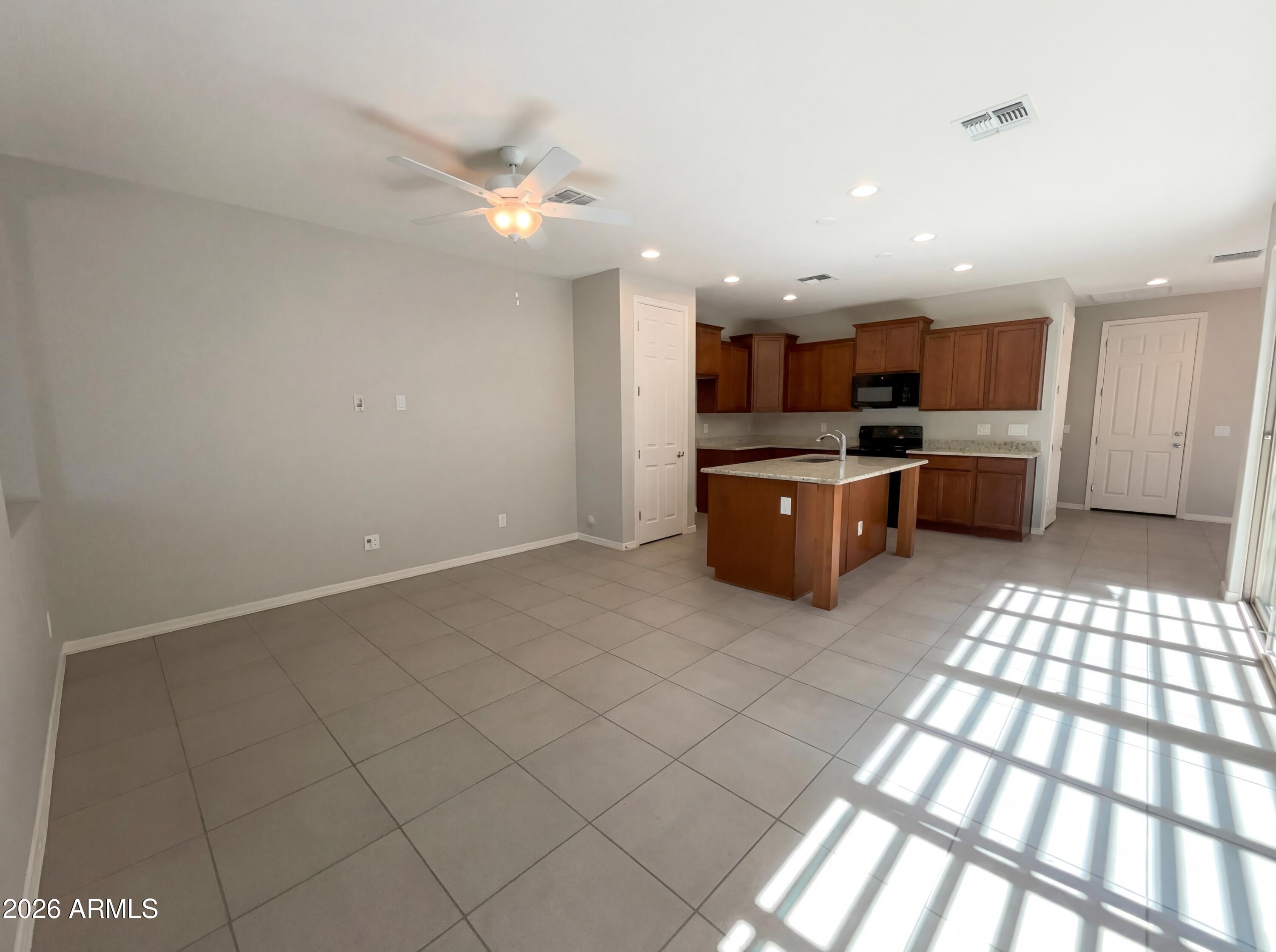 2511 S ENTWISTLE Street