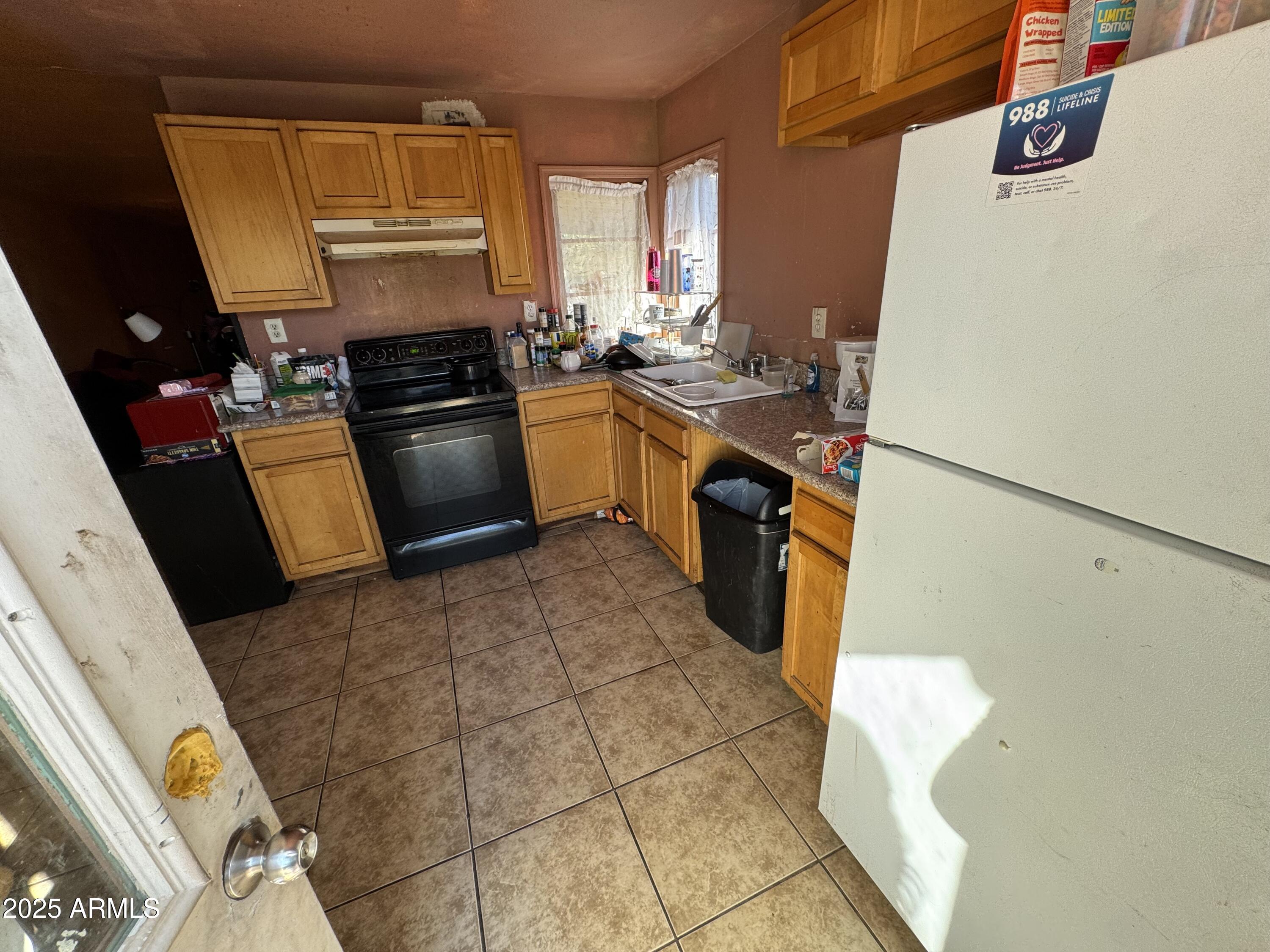 2425 W PAPAGO Street