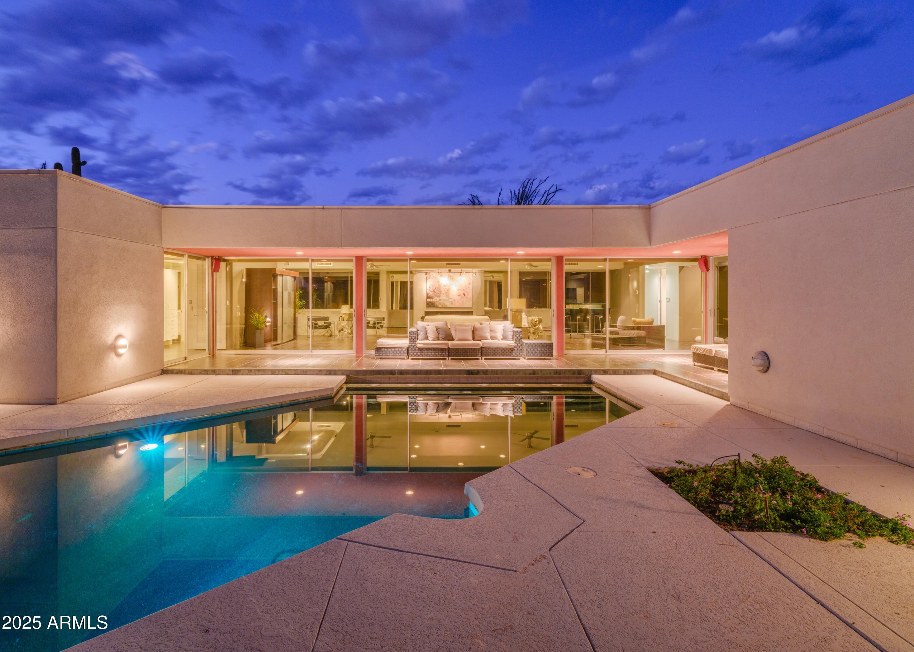 34848 N DESERT RIDGE Drive